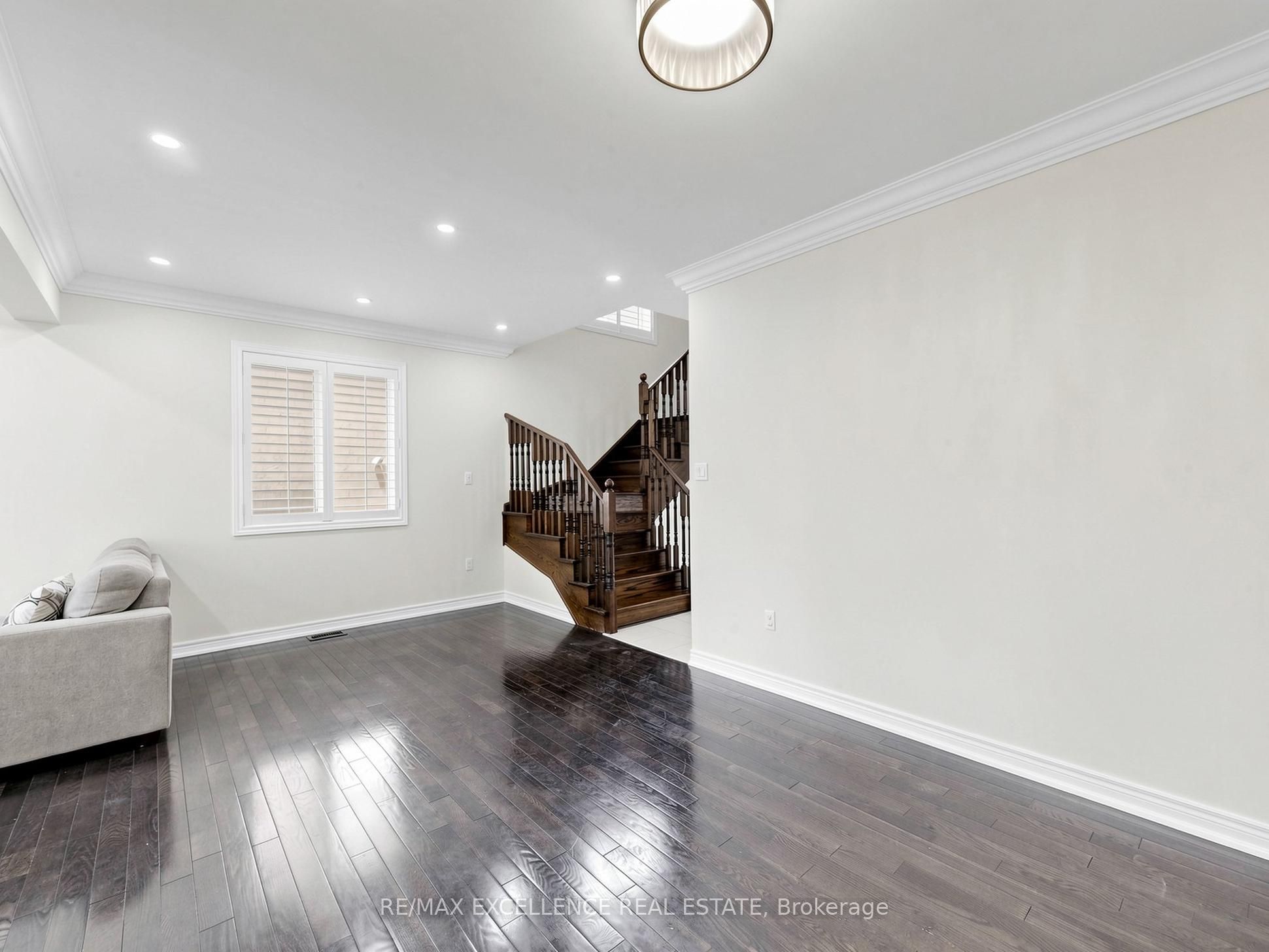 61 Campwood Crescent Property Photo 11