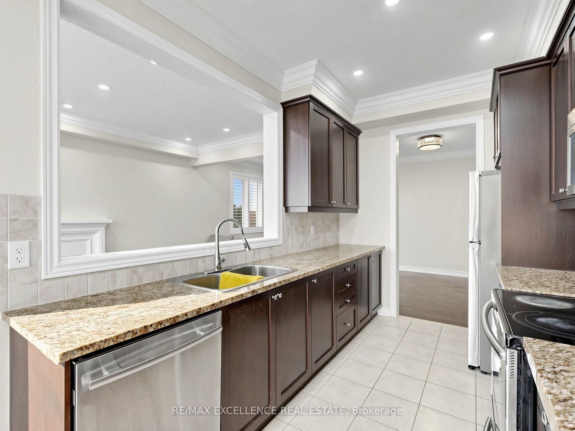 61 Campwood Crescent Property Photo 14