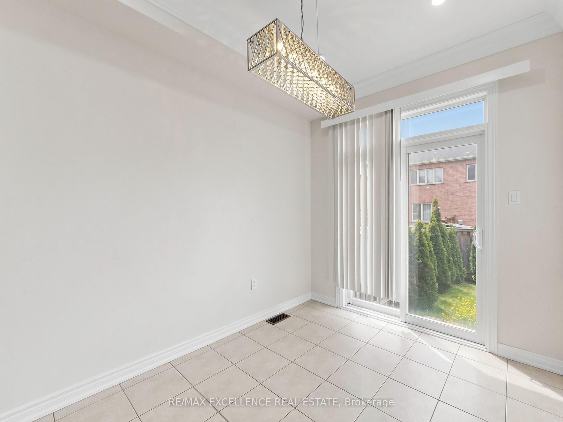 61 Campwood Crescent Property Photo 16