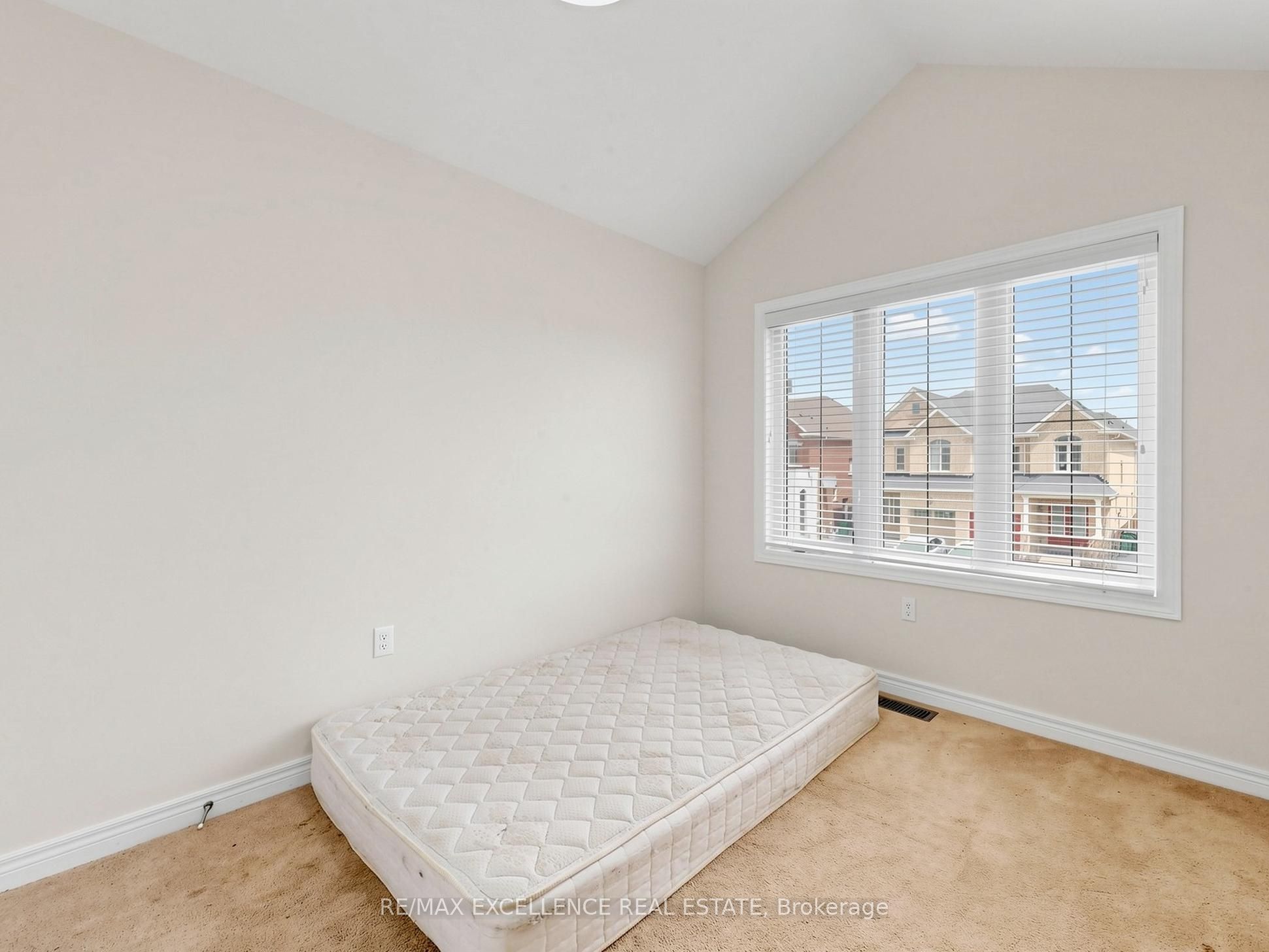 61 Campwood Crescent Property Photo 28