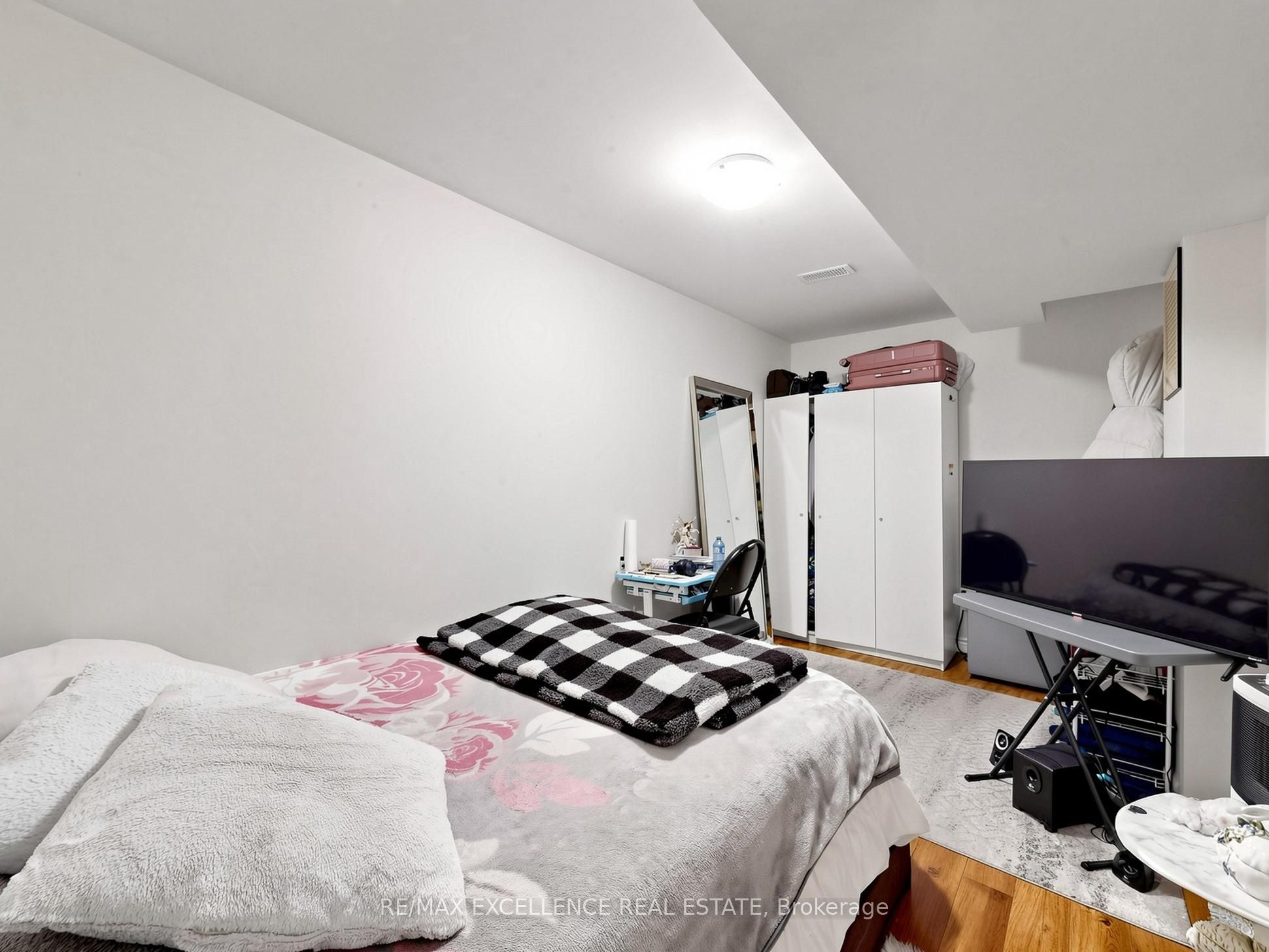61 Campwood Crescent Property Photo 45