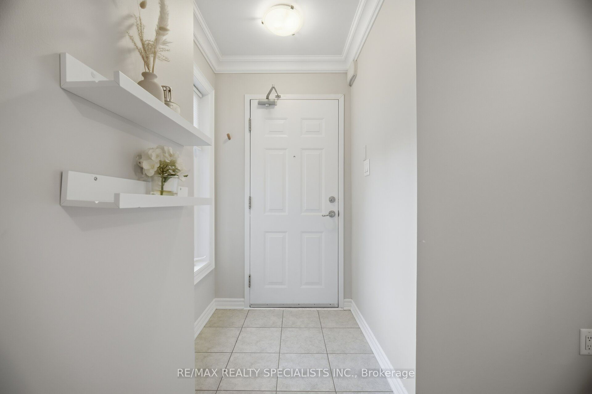 2441 Greenwich Drive 66 Property Photo 6