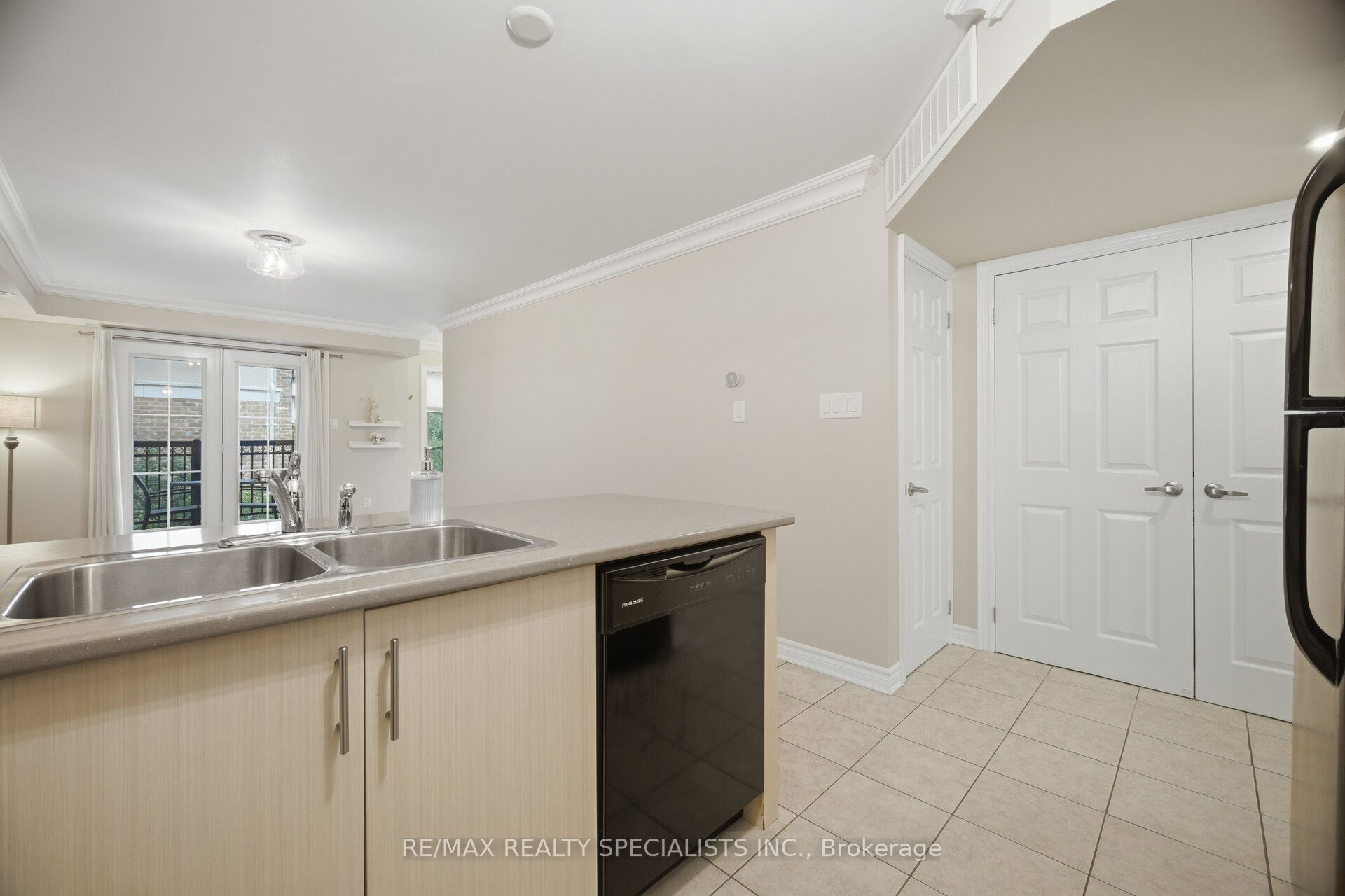 2441 Greenwich Drive 66 Property Photo 17