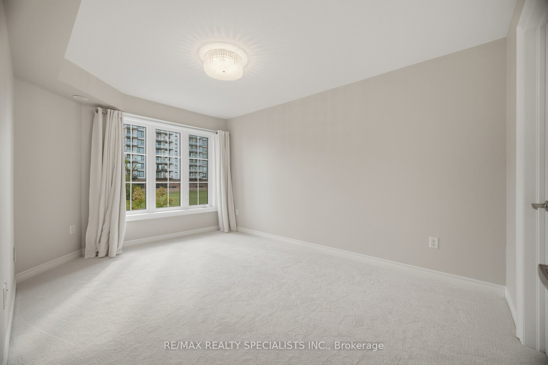2441 Greenwich Drive 66 Property Photo 21