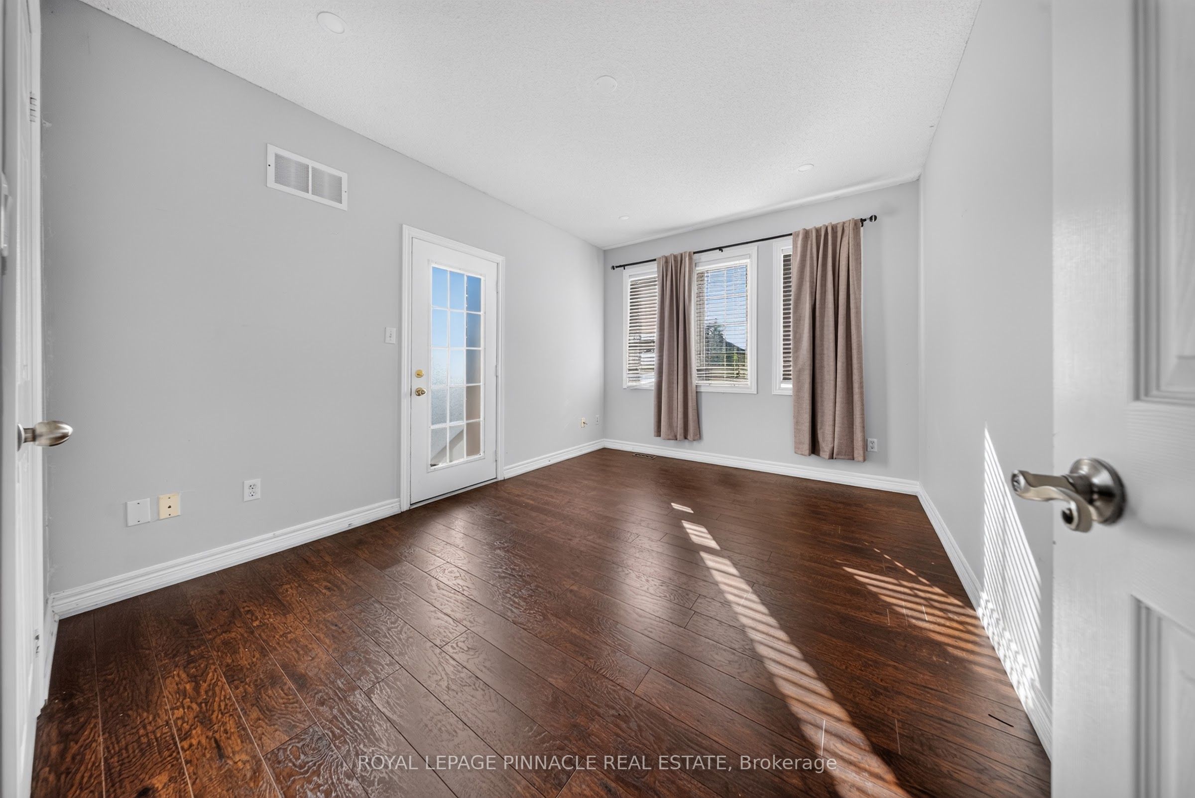 23 Prince Crescent Property Photo 18