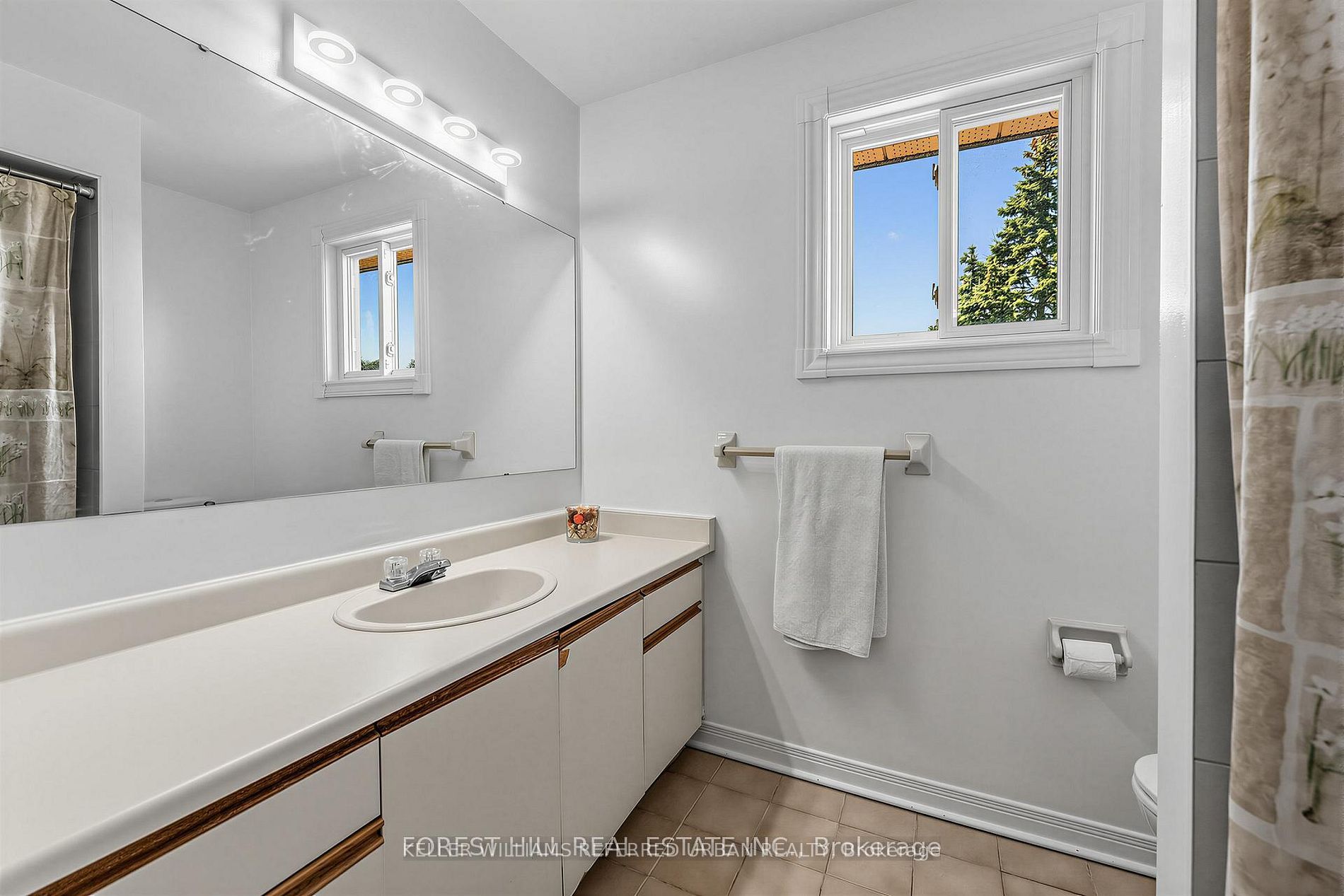 4129 Molly Avenue Property Photo 17