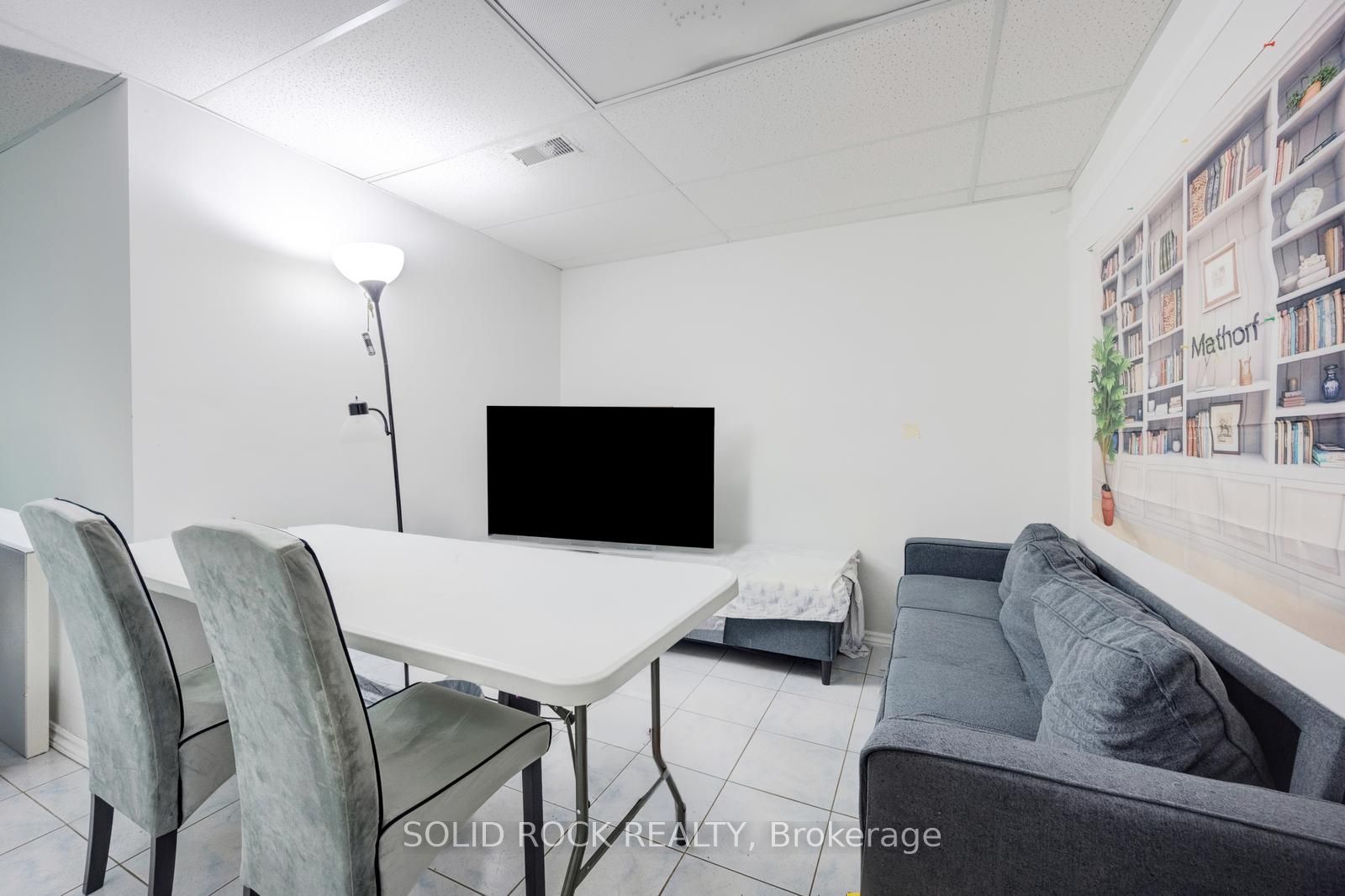 18 Maple Bush Avenue Property Photo 41