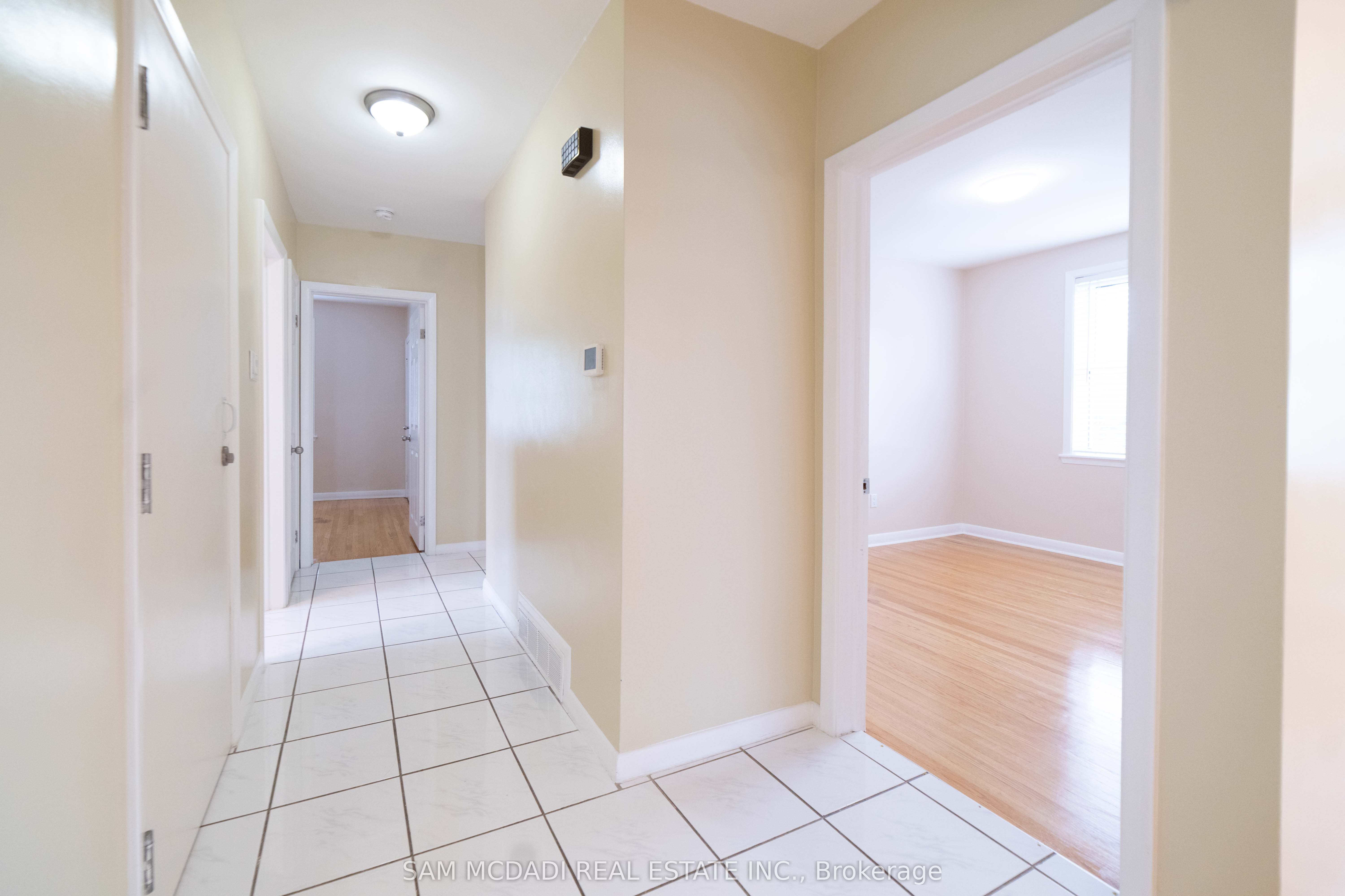 544 Sandmere Place Upper Property Photo 13