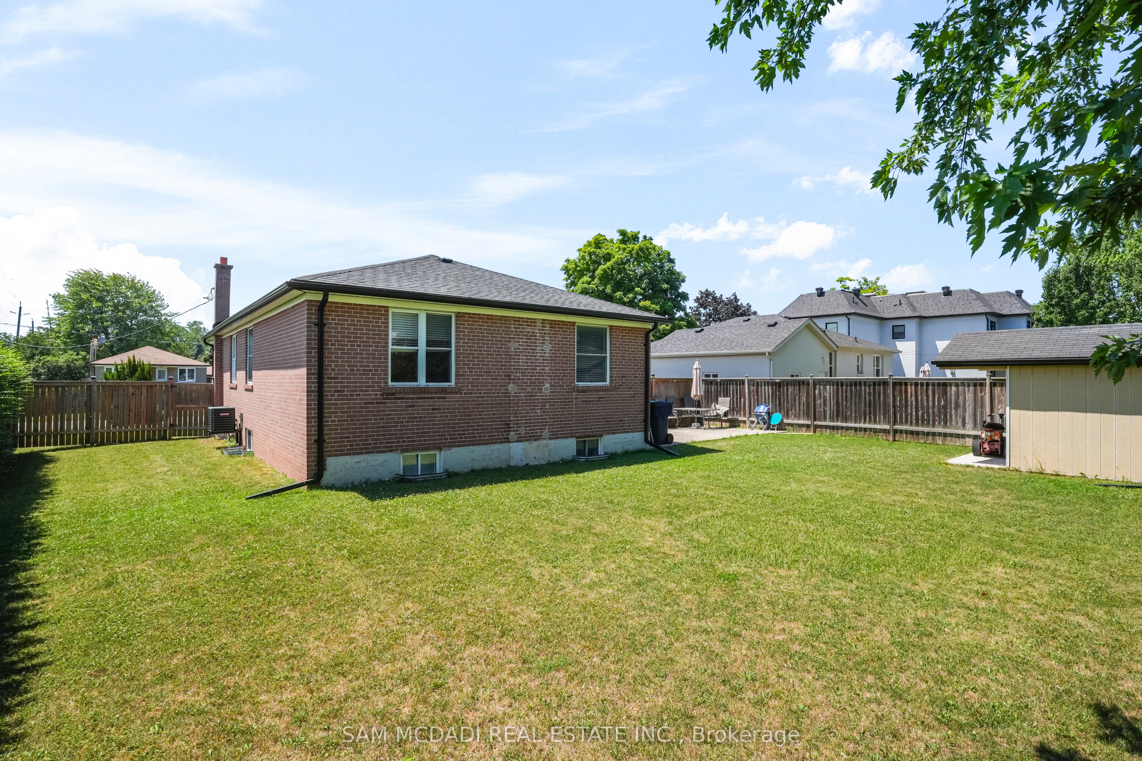 544 Sandmere Place Upper Property Photo 23