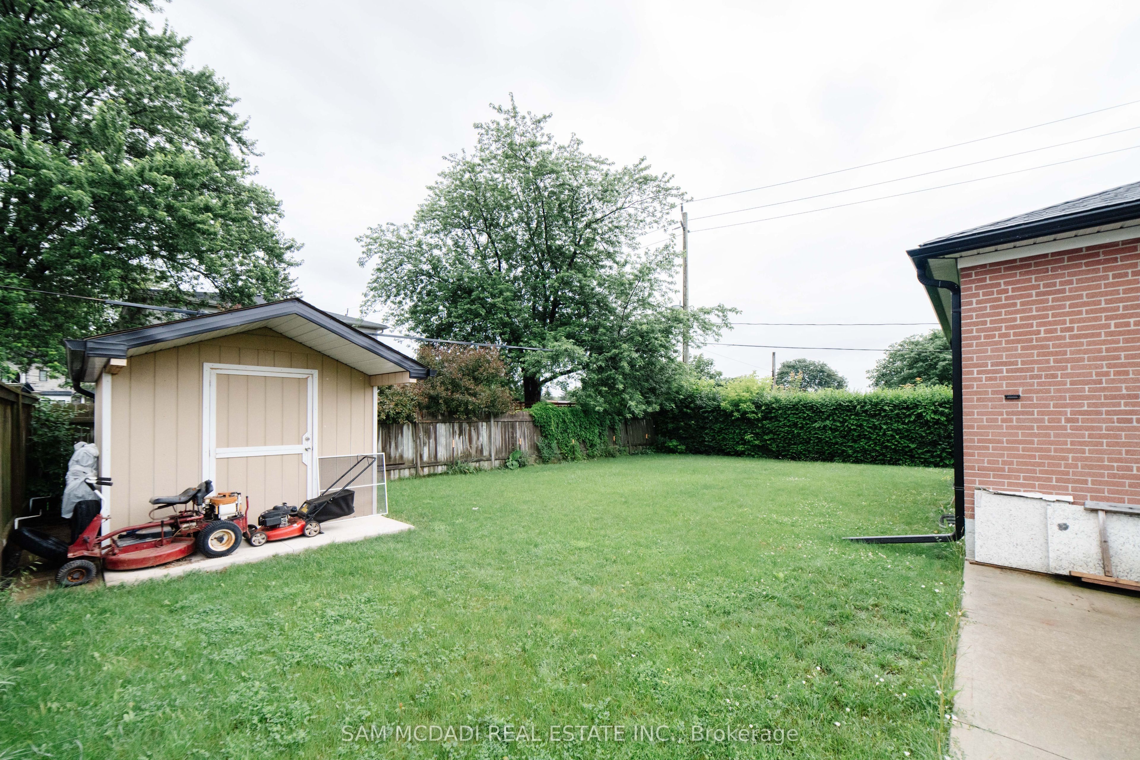 544 Sandmere Place Upper Property Photo 24
