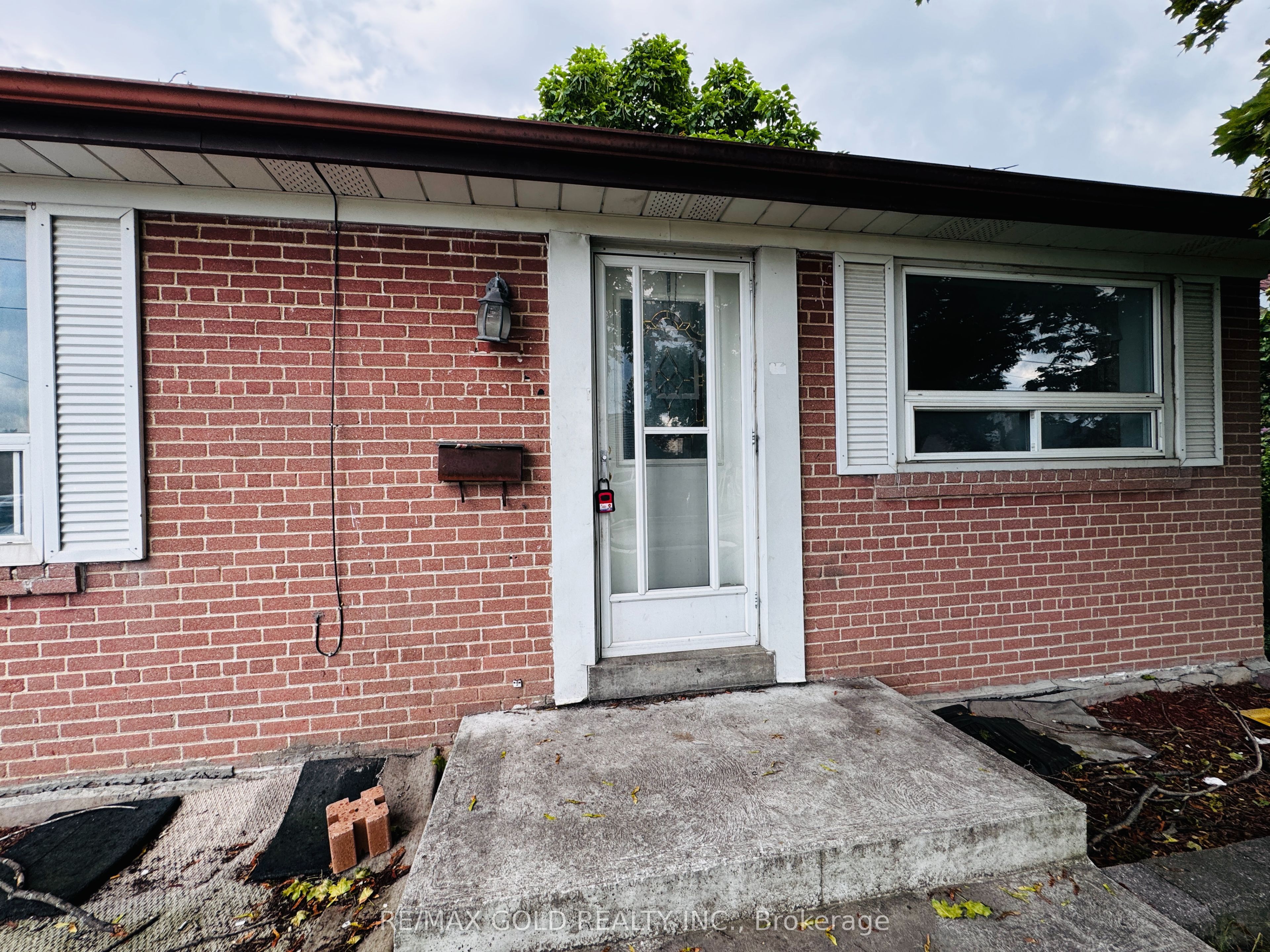 3352 Etude Drive Property Photo 4