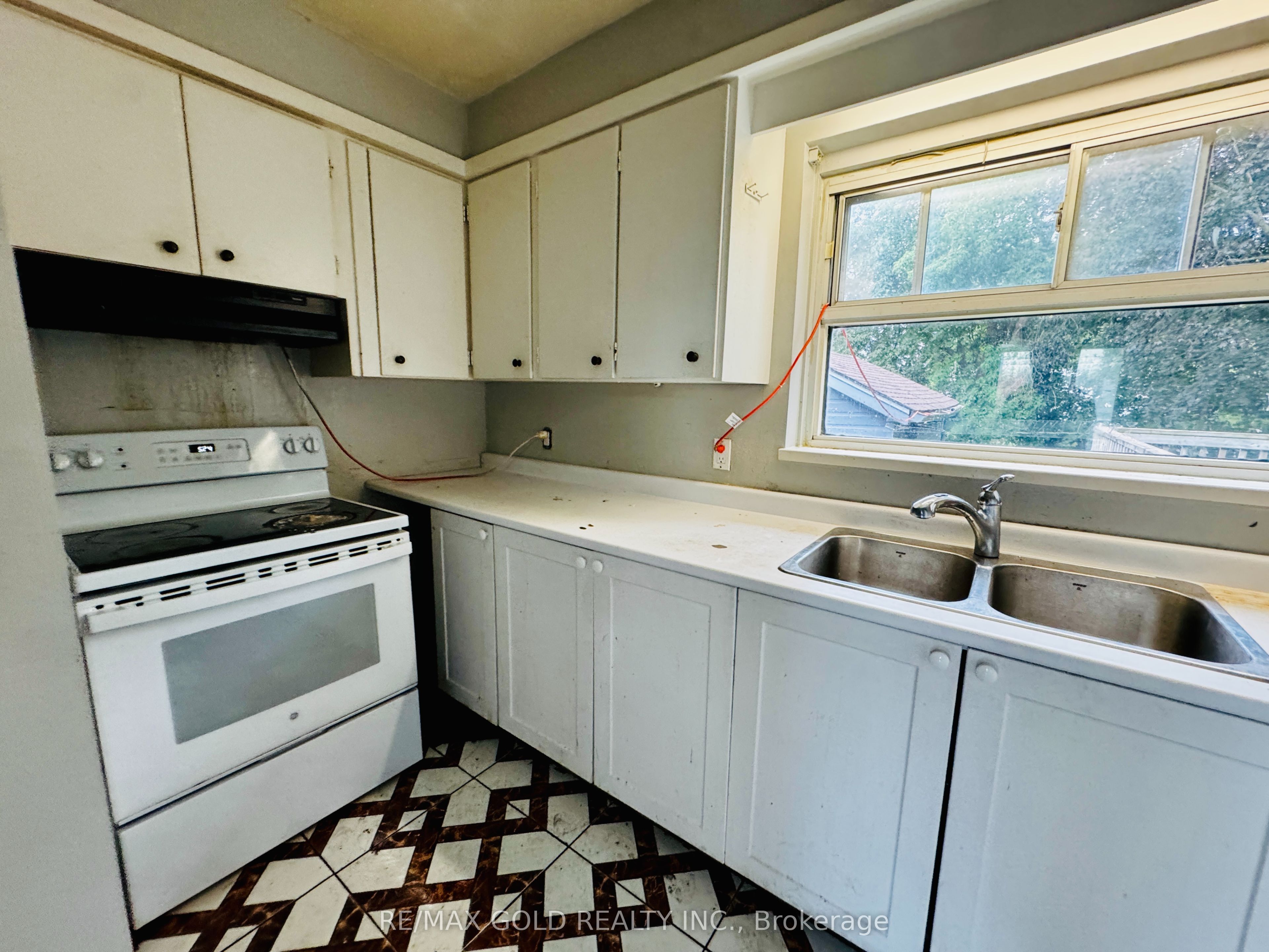 3352 Etude Drive Property Photo 12