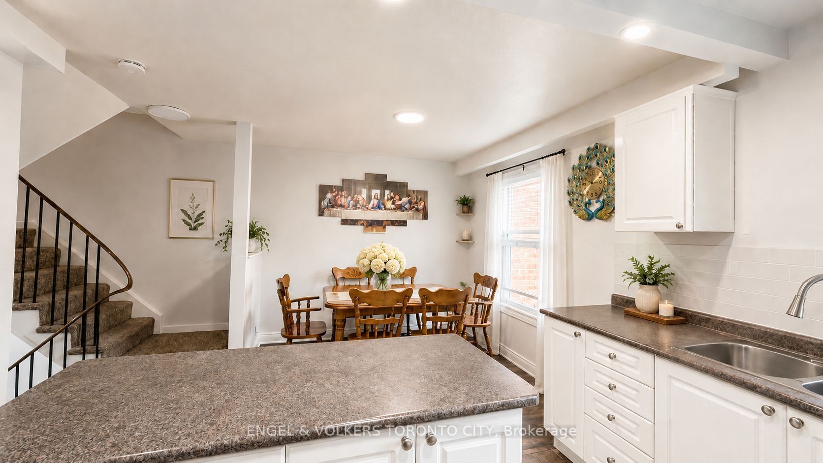 371 Bronte Street S 92 Property Photo 16