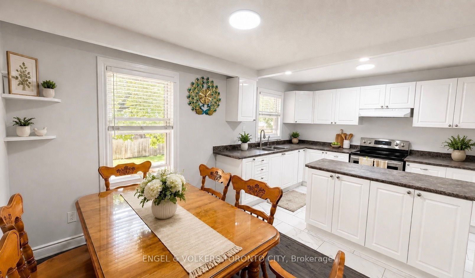 371 Bronte Street S 92 Property Photo 17