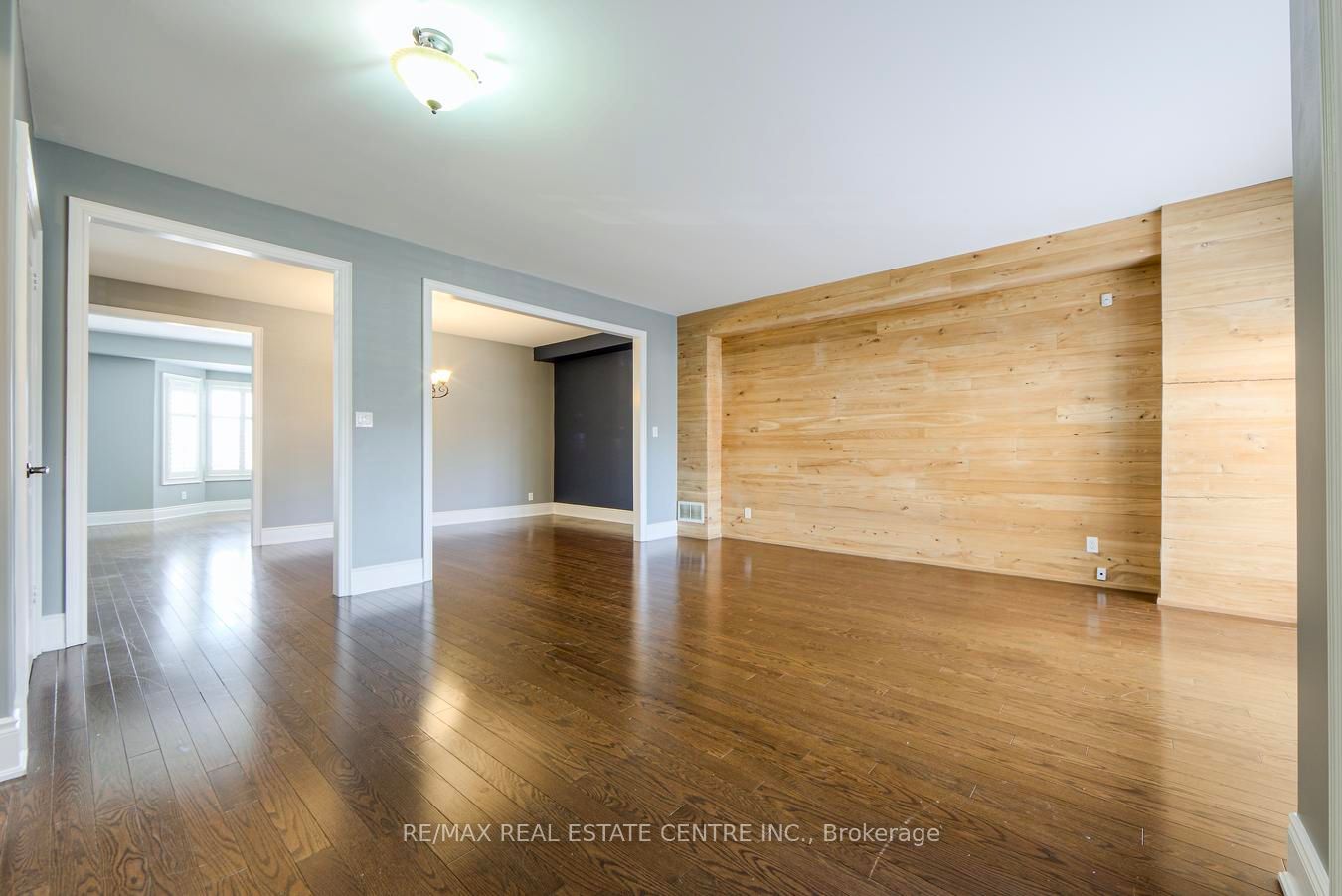 9075 Derry Road Property Photo 4