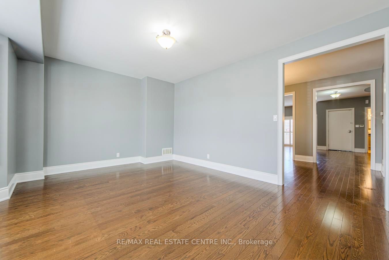 9075 Derry Road Property Photo 14