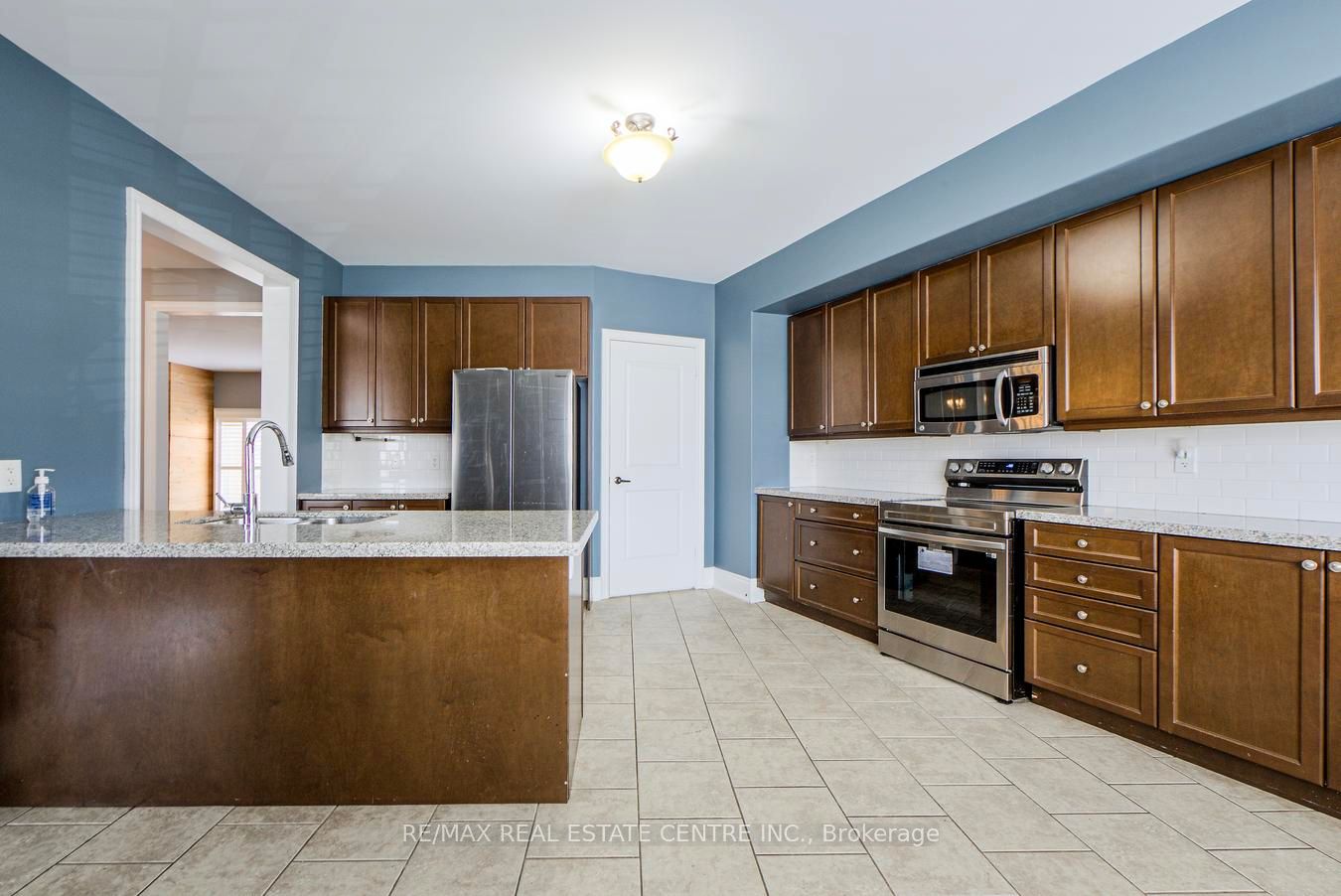 9075 Derry Road Property Photo 21