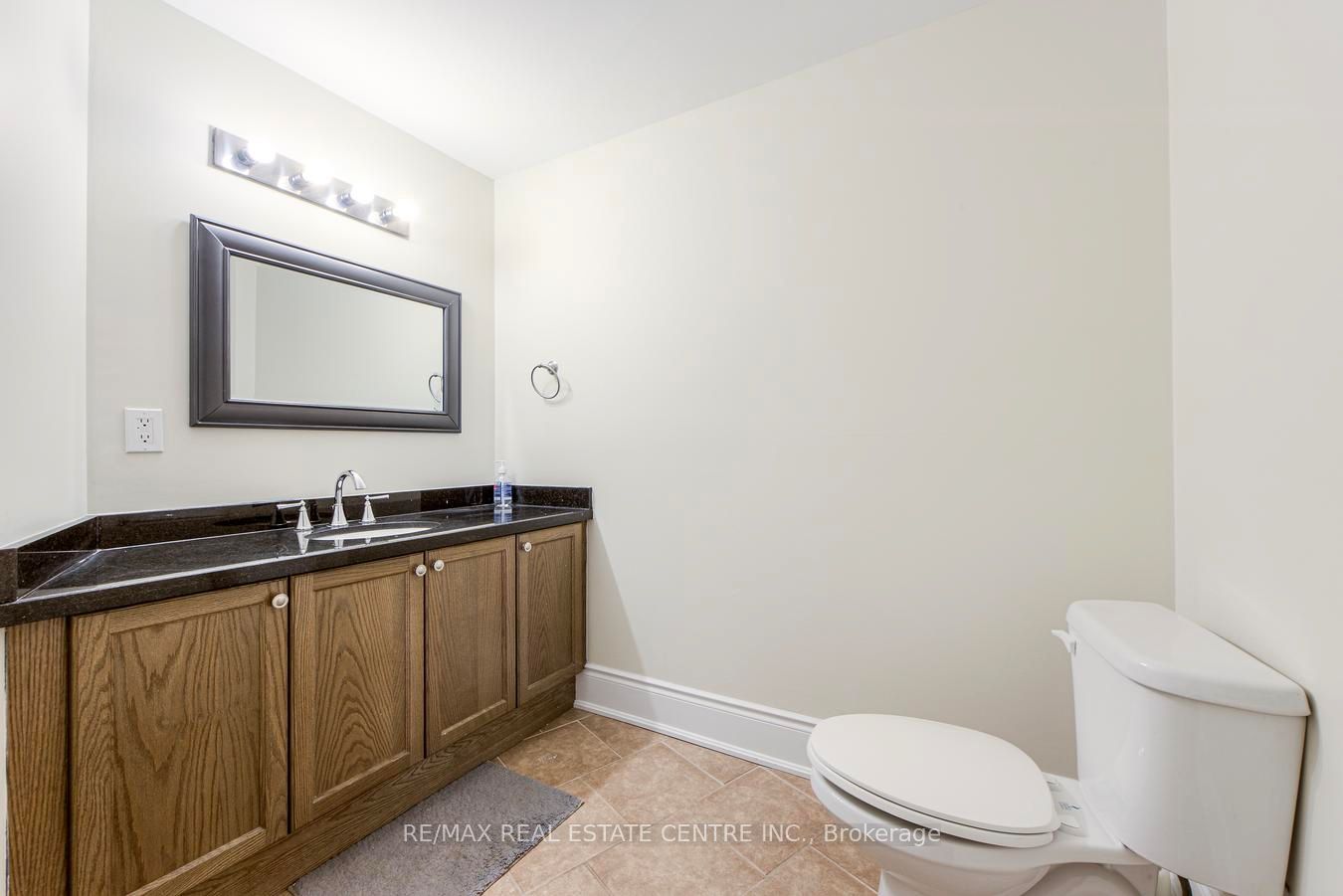 9075 Derry Road Property Photo 25