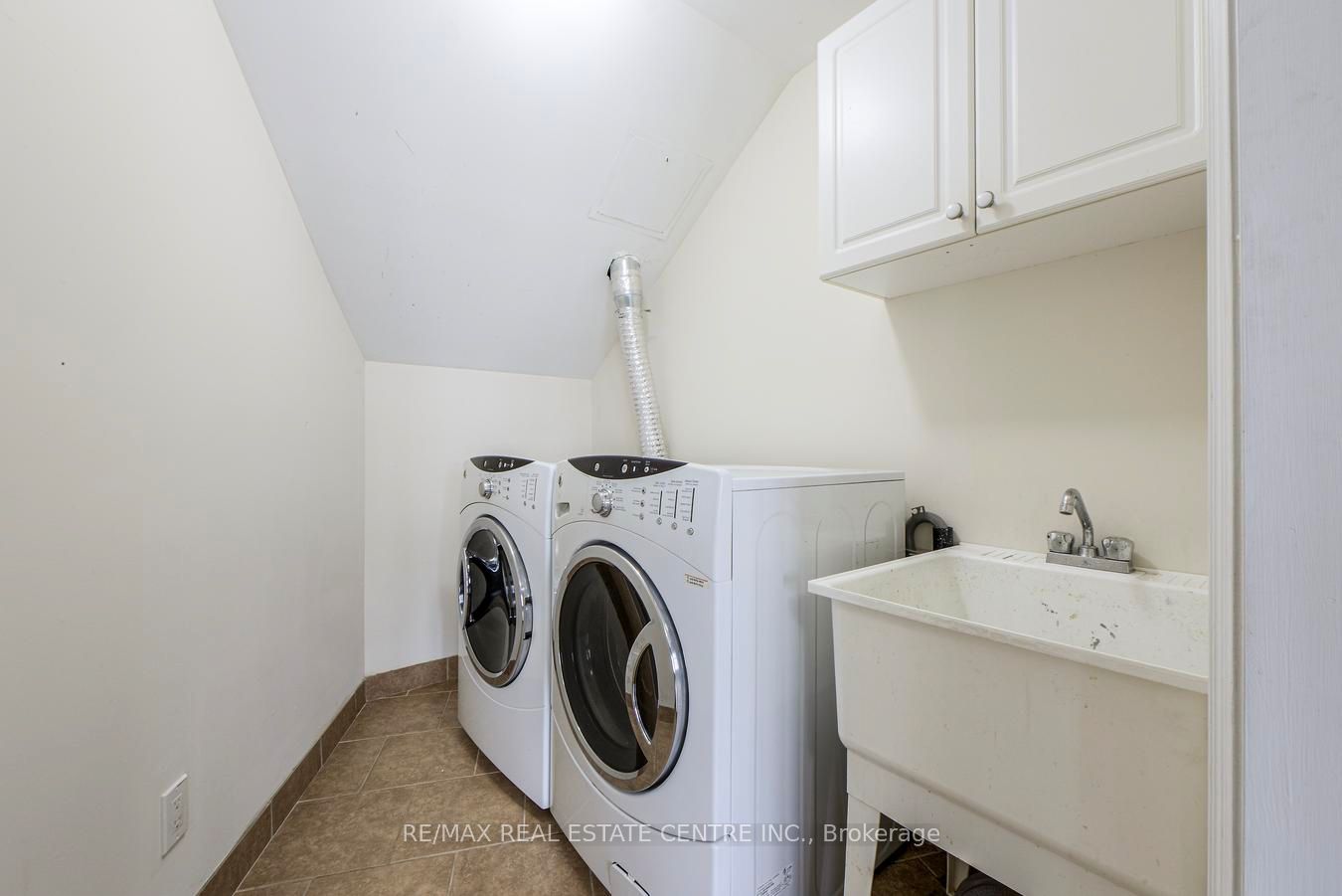 9075 Derry Road Property Photo 26