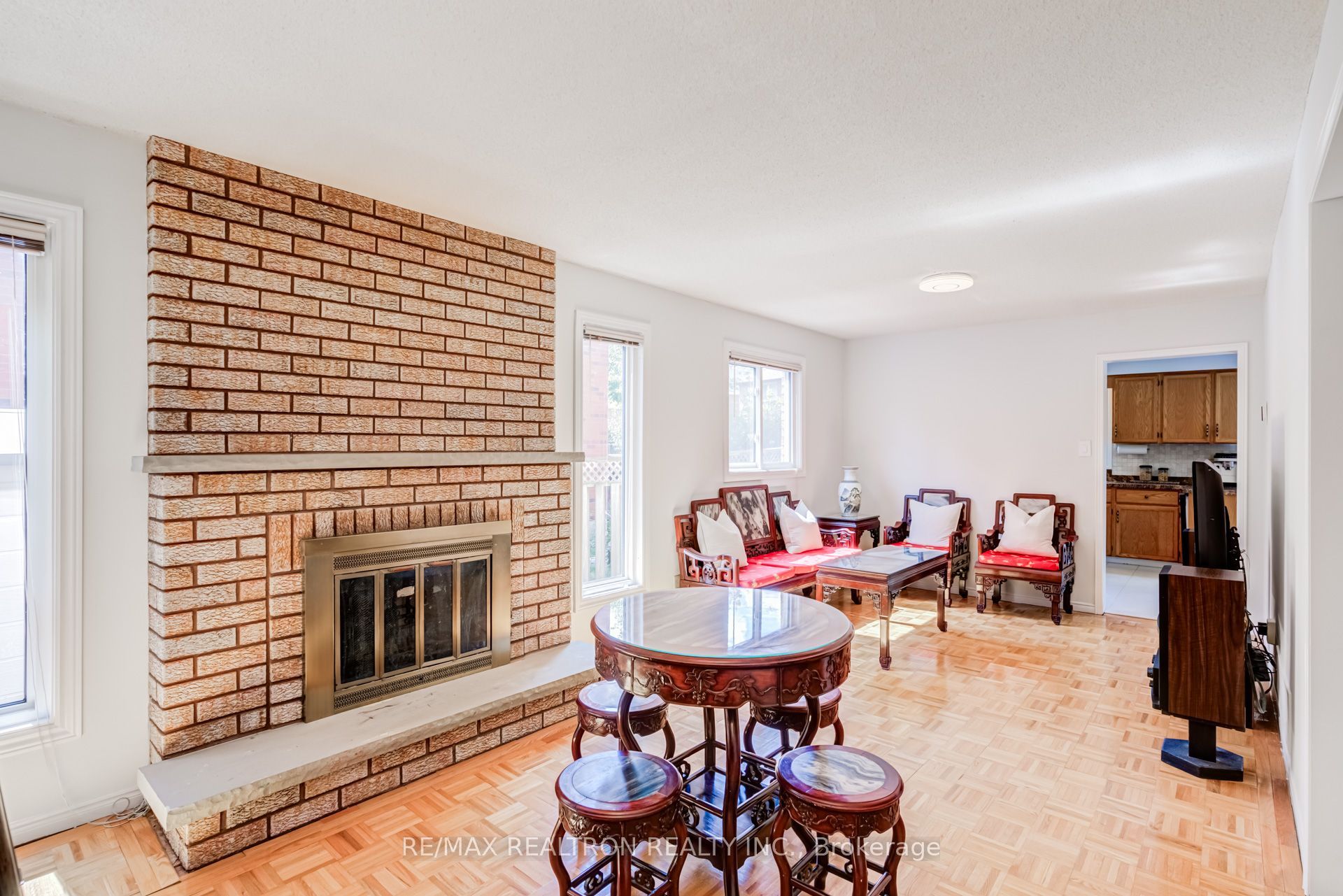 4379 Radisson Crescent Property Photo 4