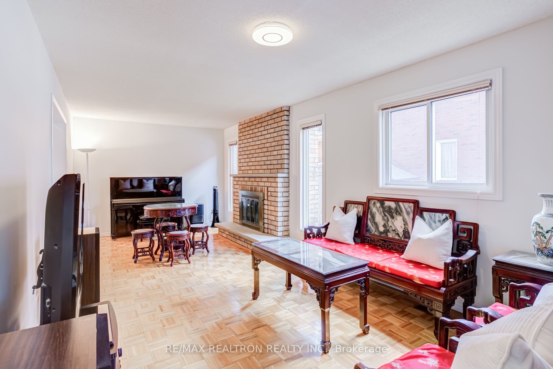 4379 Radisson Crescent Property Photo 5