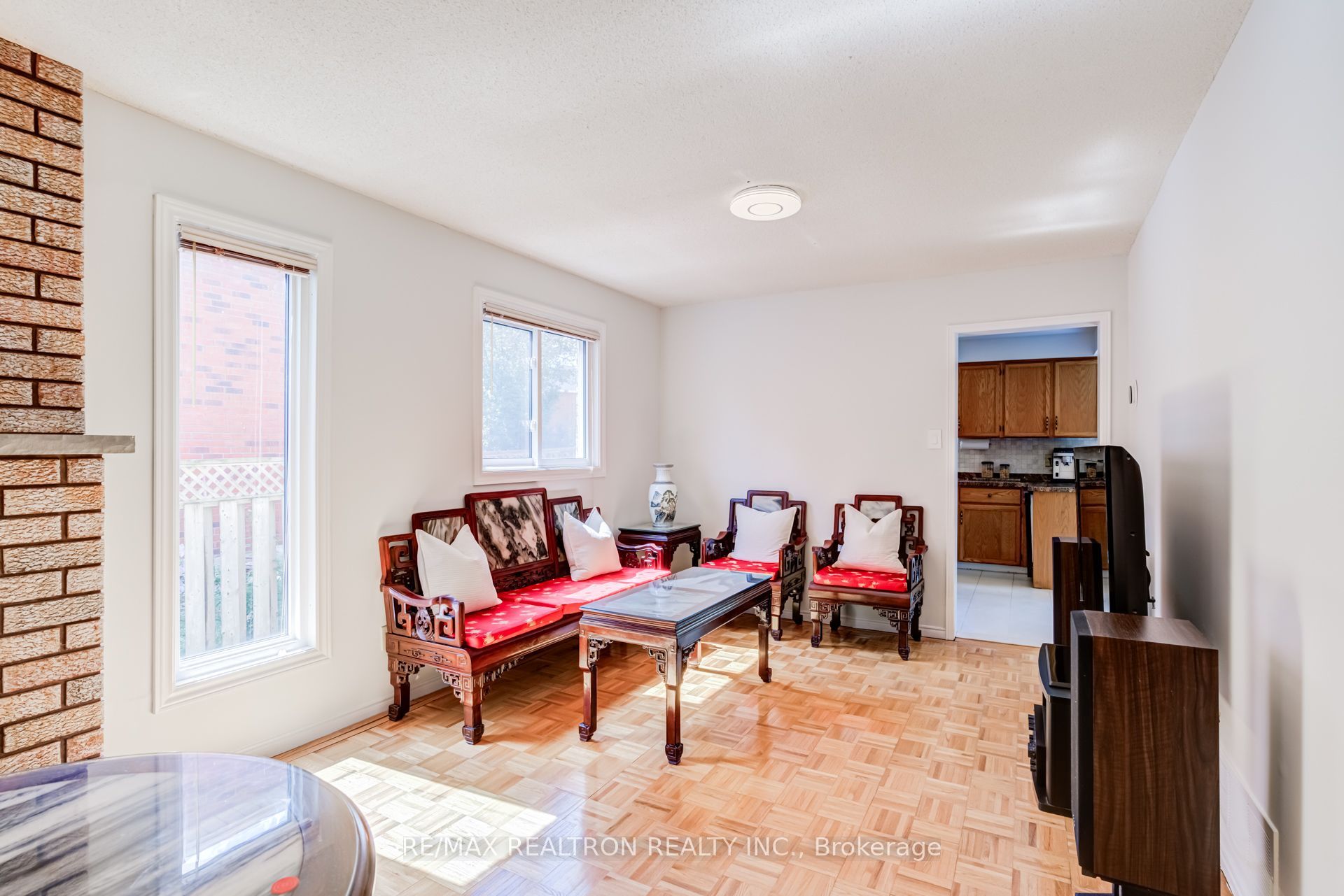 4379 Radisson Crescent Property Photo 7