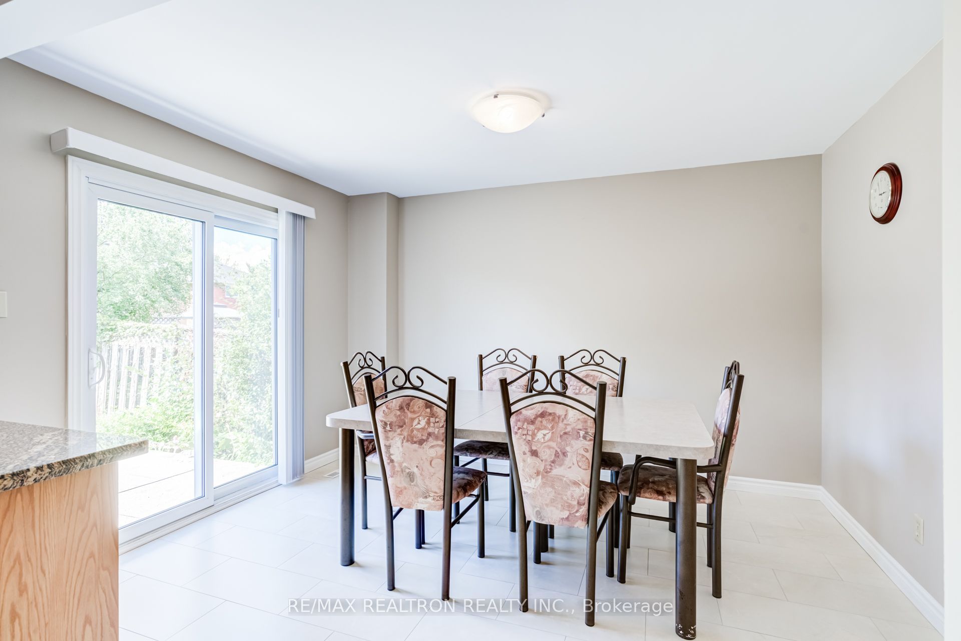 4379 Radisson Crescent Property Photo 14