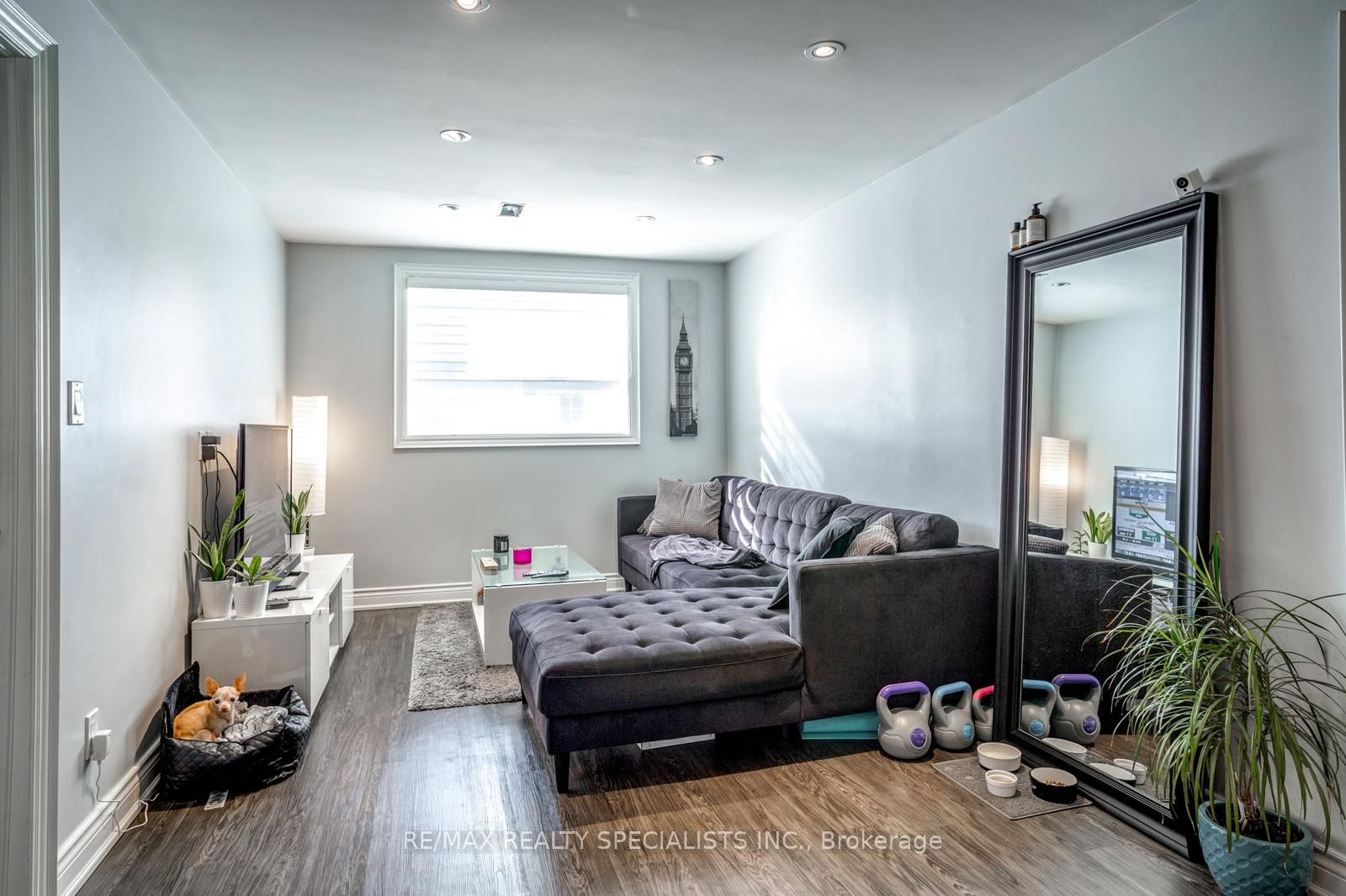 6 Brant Avenue Property Photo 18