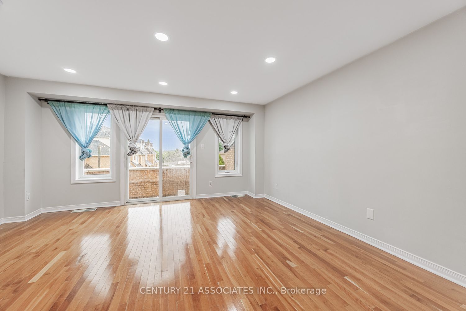 60 Barondale Drive 256 Property Photo 16