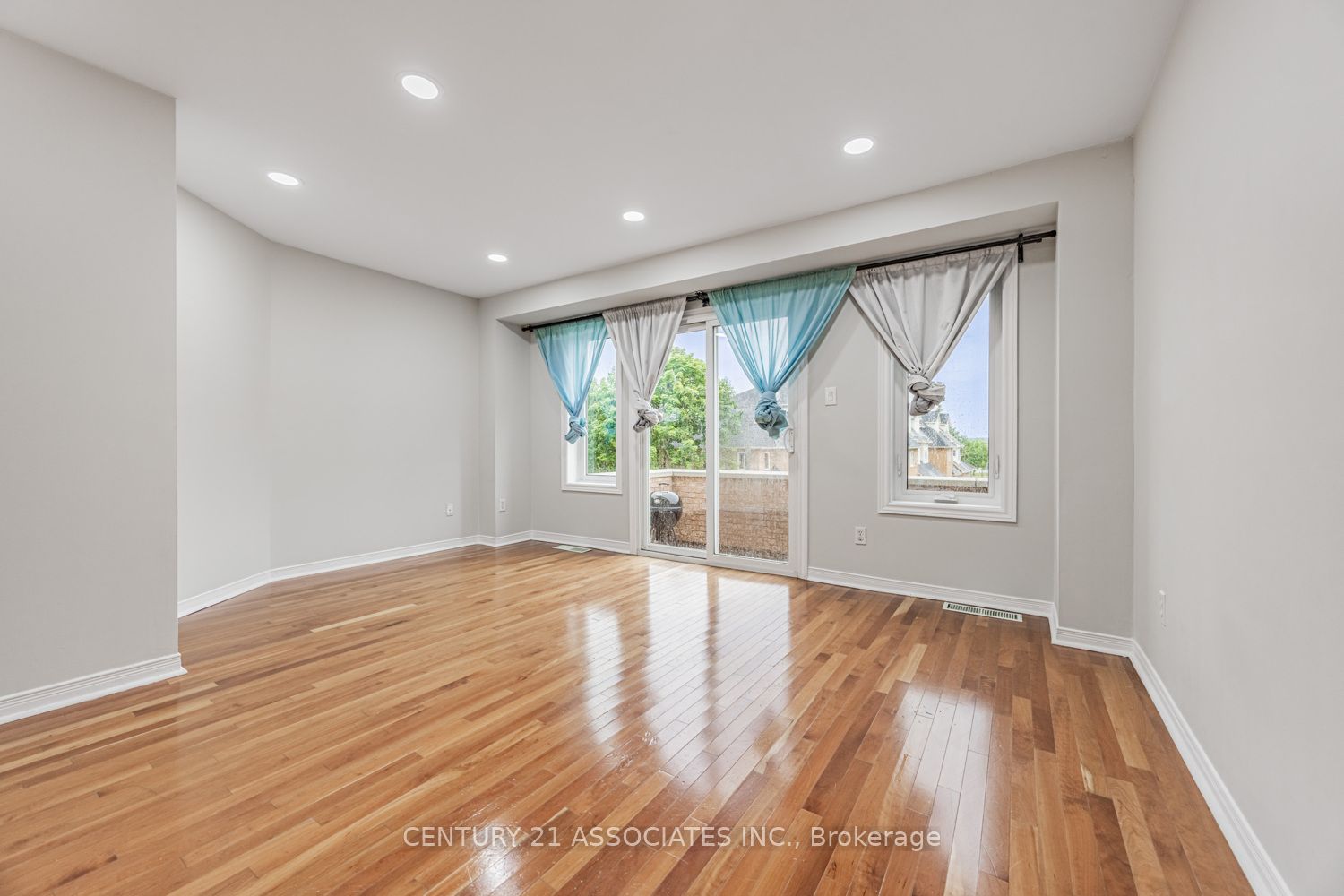 60 Barondale Drive 256 Property Photo 17