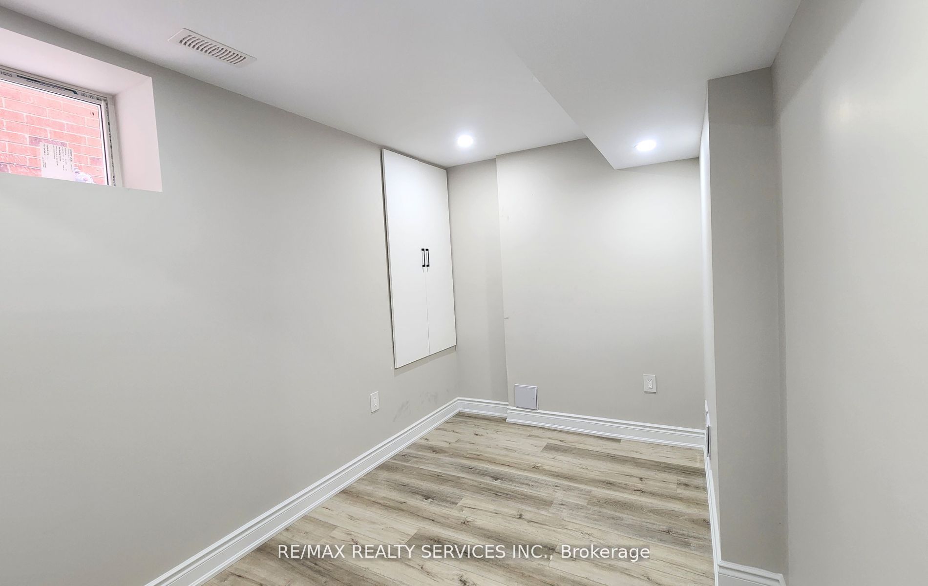 5944 Shelford Terrace (bsmnt) Property Photo 7