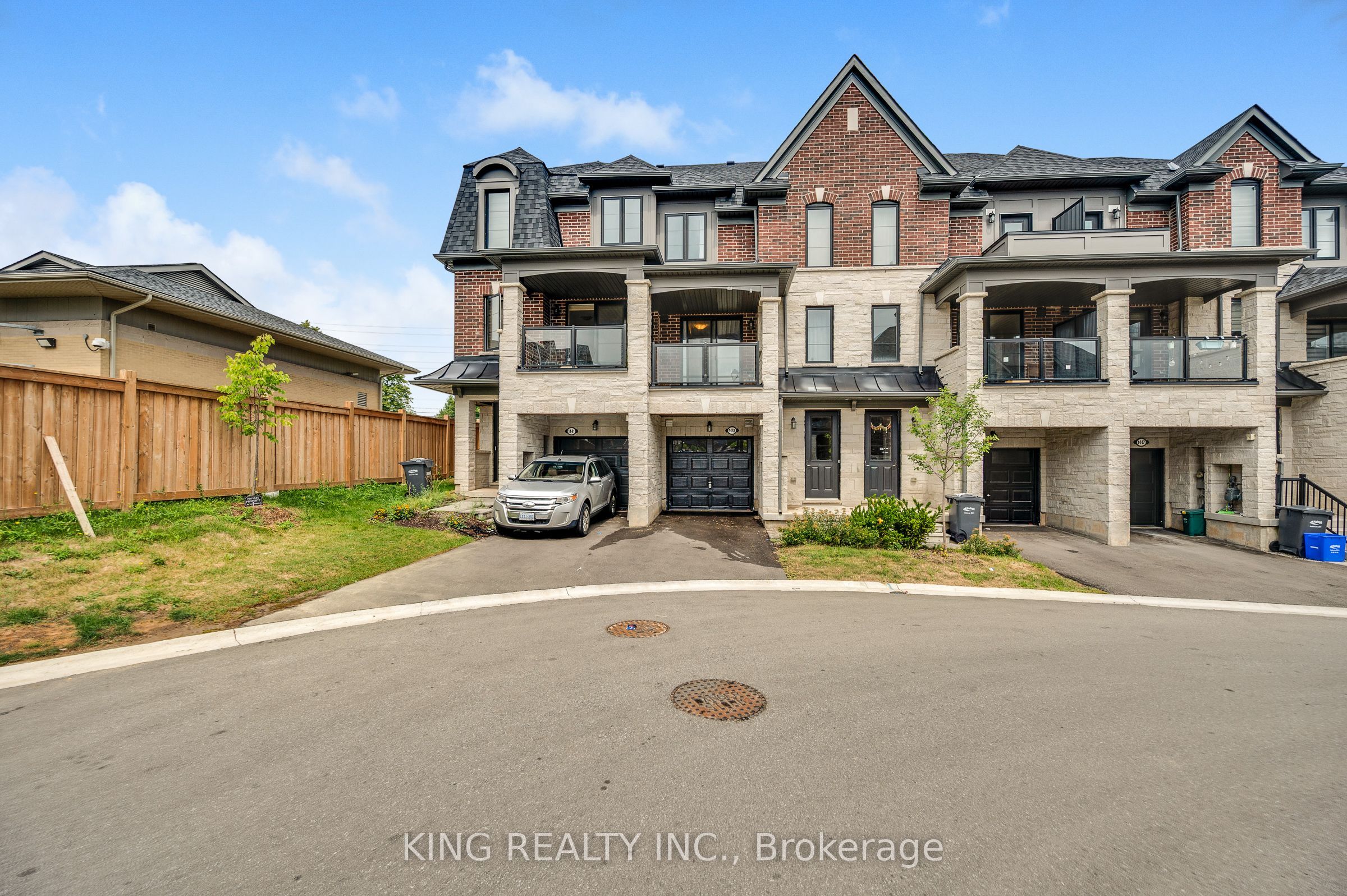1443 National Common Property Photo 1