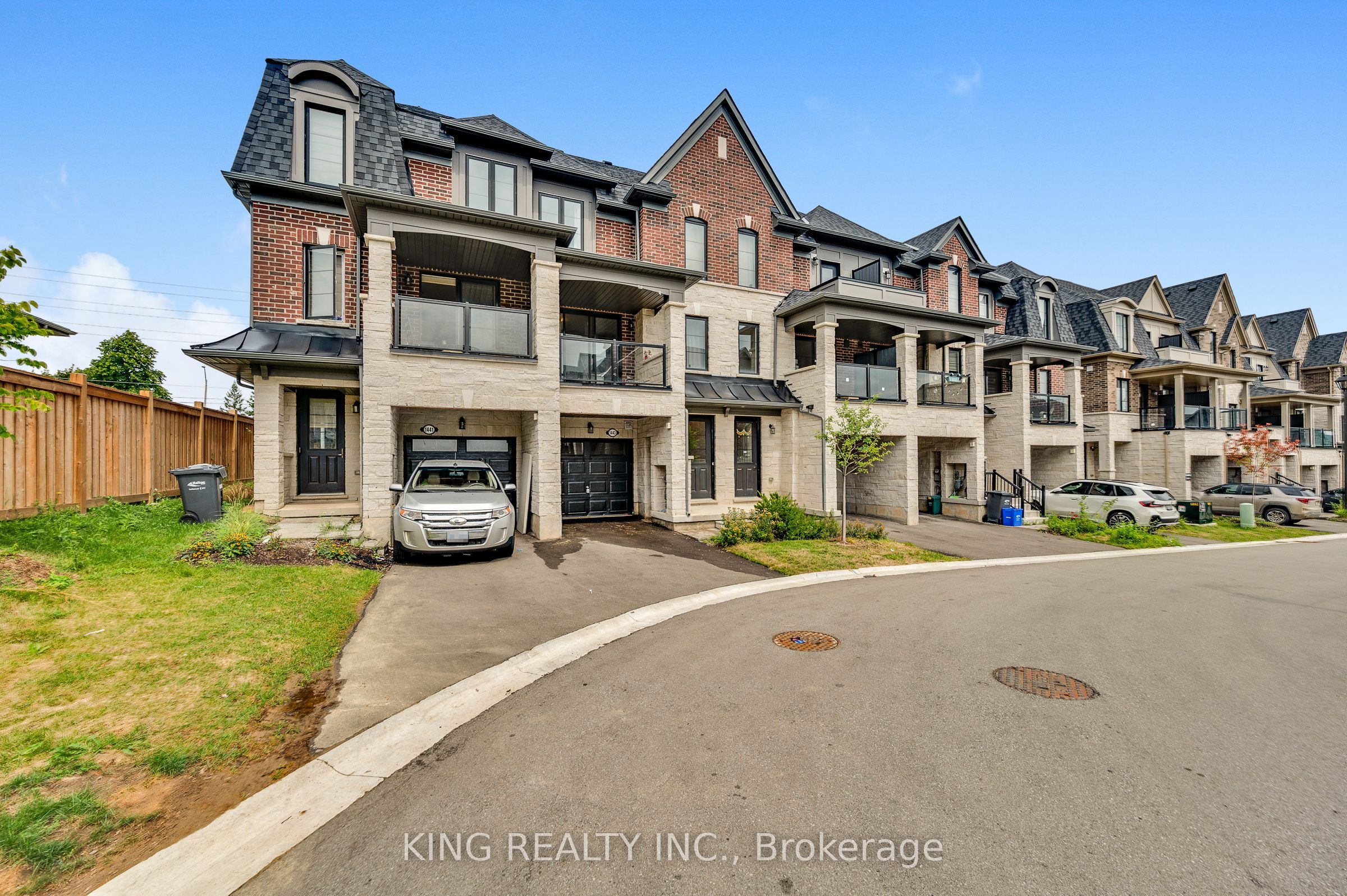 1443 National Common Property Photo 3