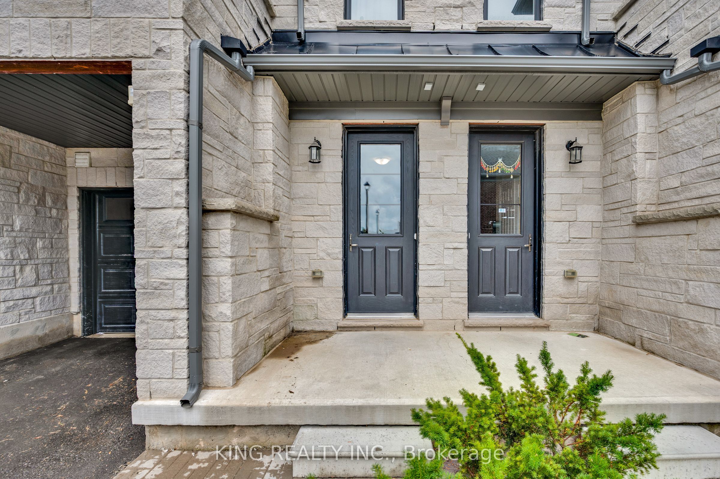 1443 National Common Property Photo 6