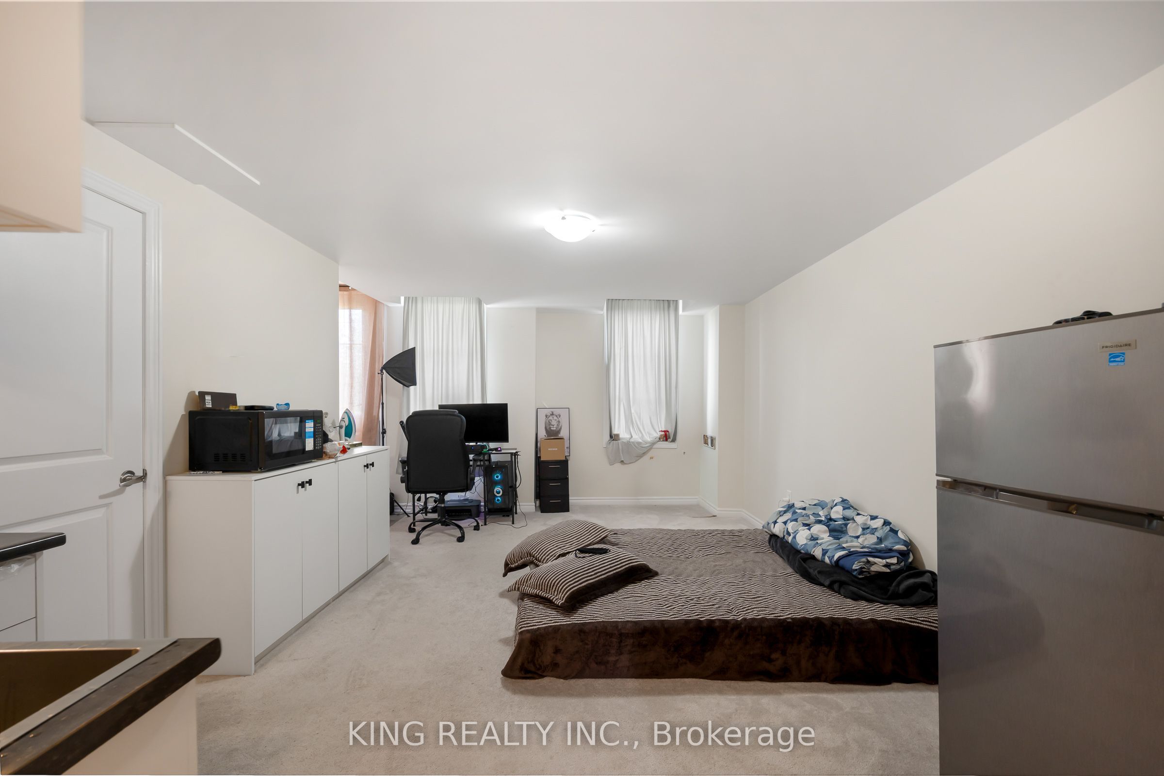 1443 National Common Property Photo 9