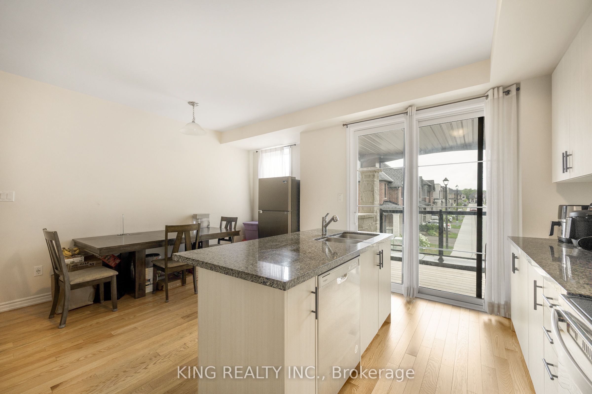 1443 National Common Property Photo 20