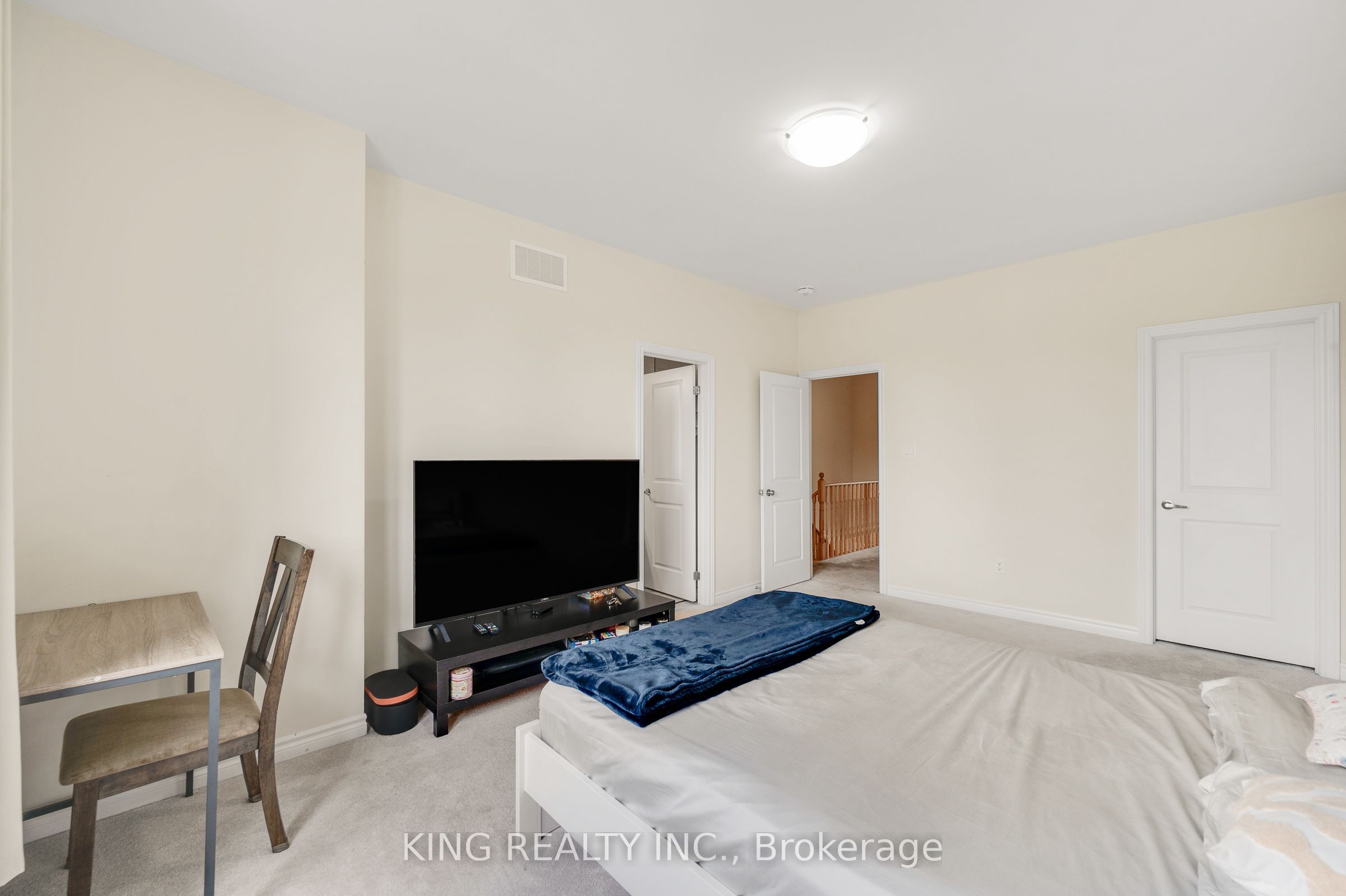 1443 National Common Property Photo 29
