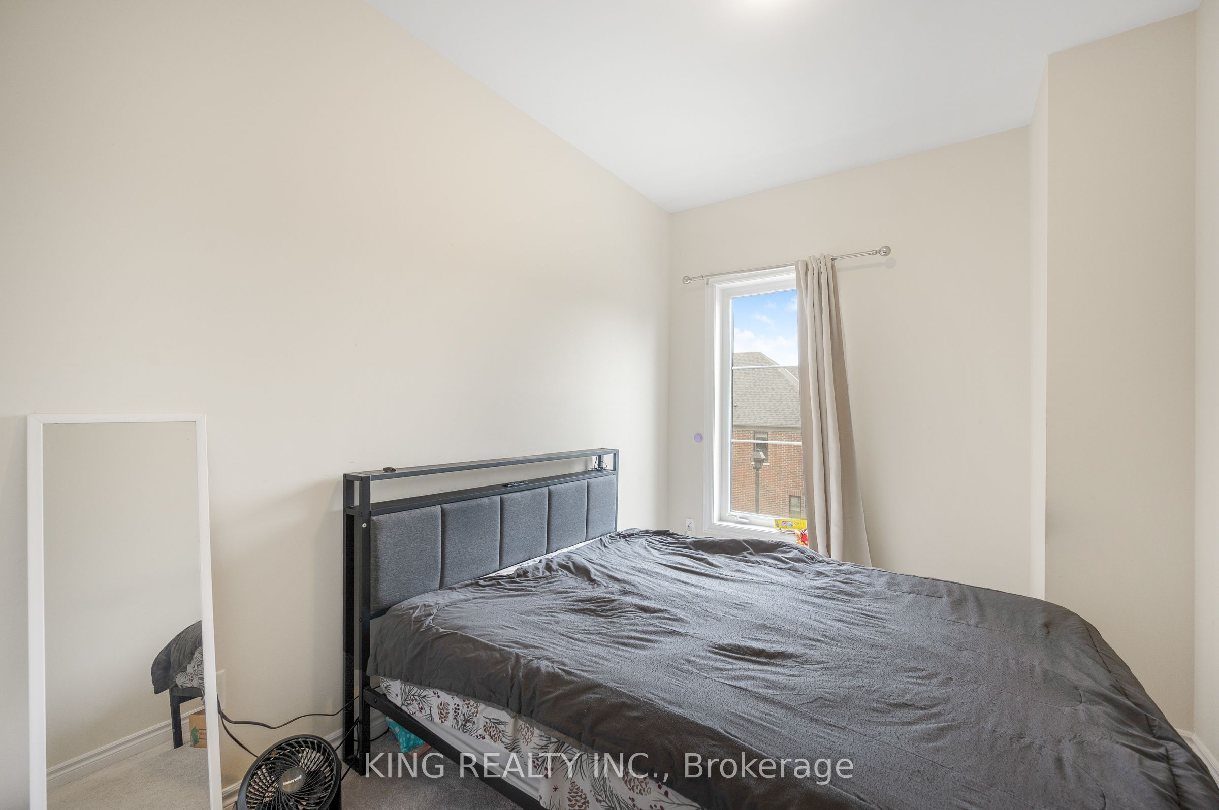 1443 National Common Property Photo 32