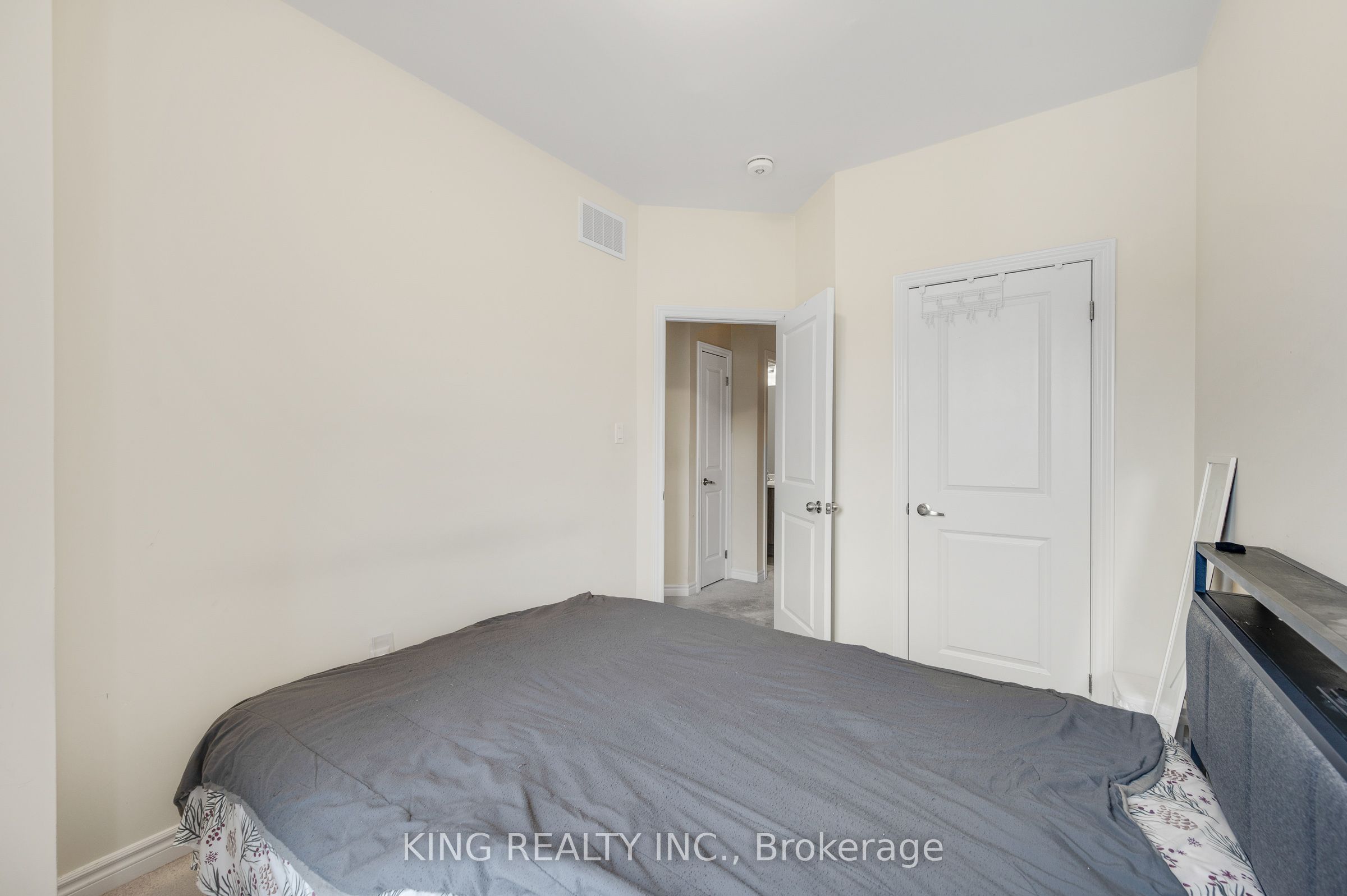 1443 National Common Property Photo 33