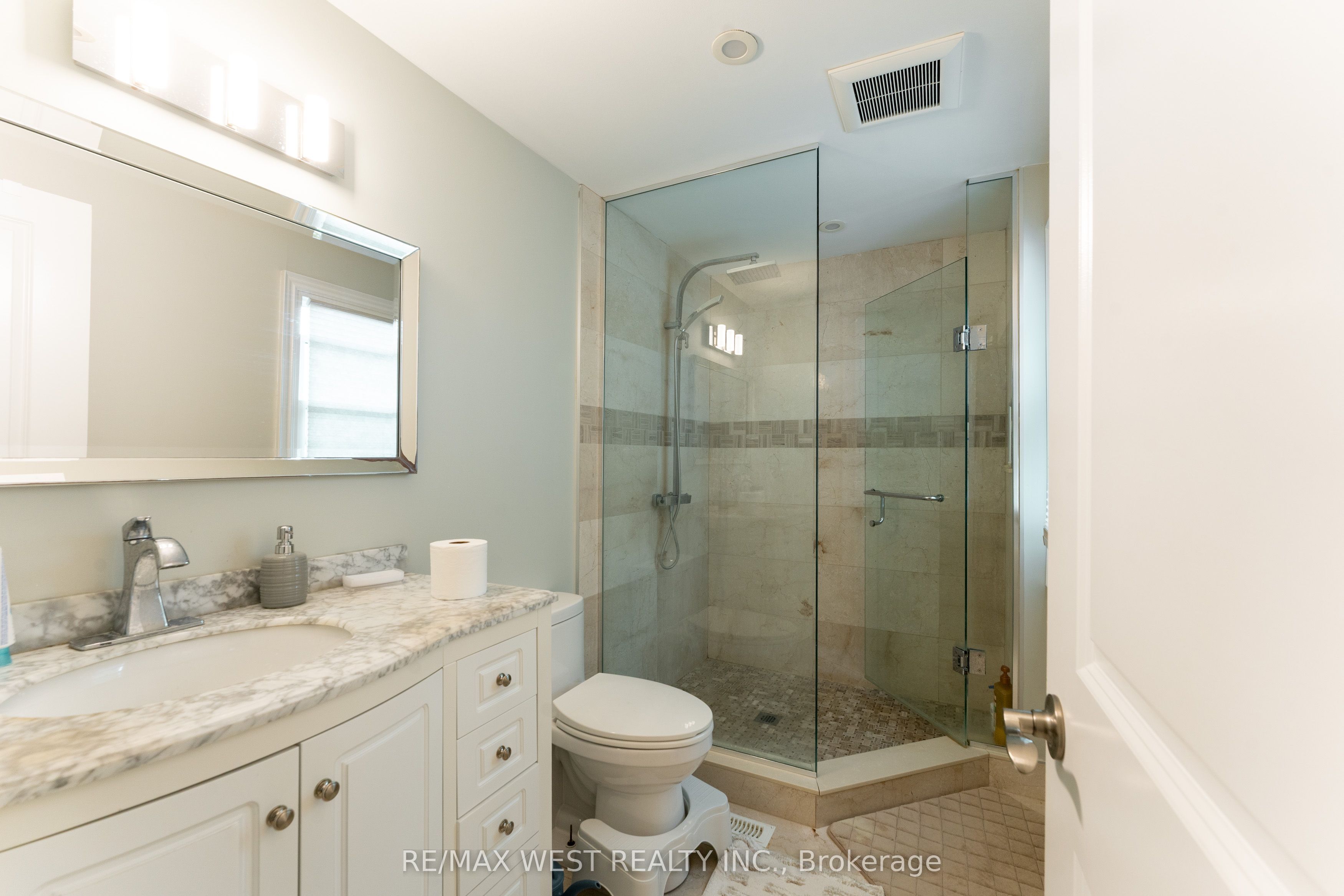 3098 Driftwood Drive Property Photo 18