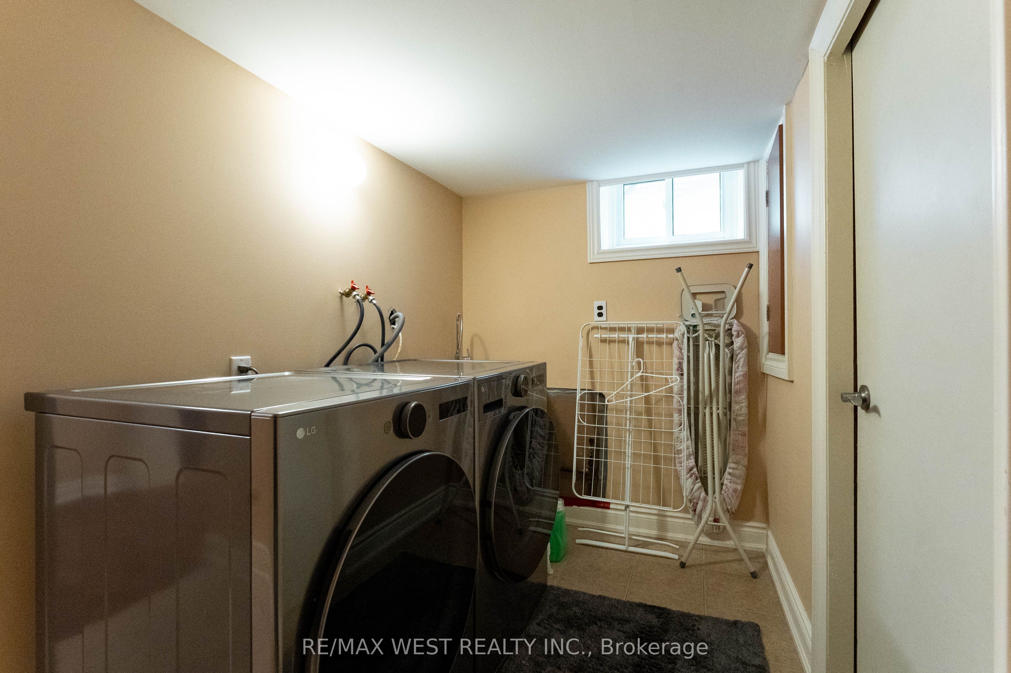 3098 Driftwood Drive Property Photo 32