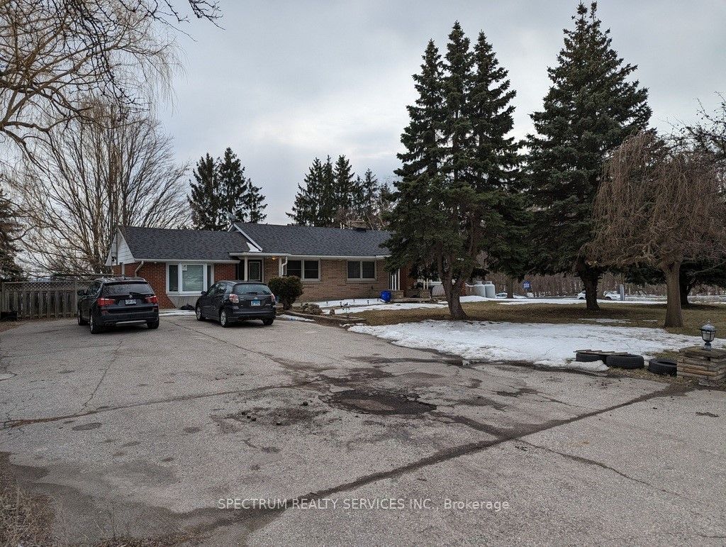 5006 Derry Road W Property Photo 1