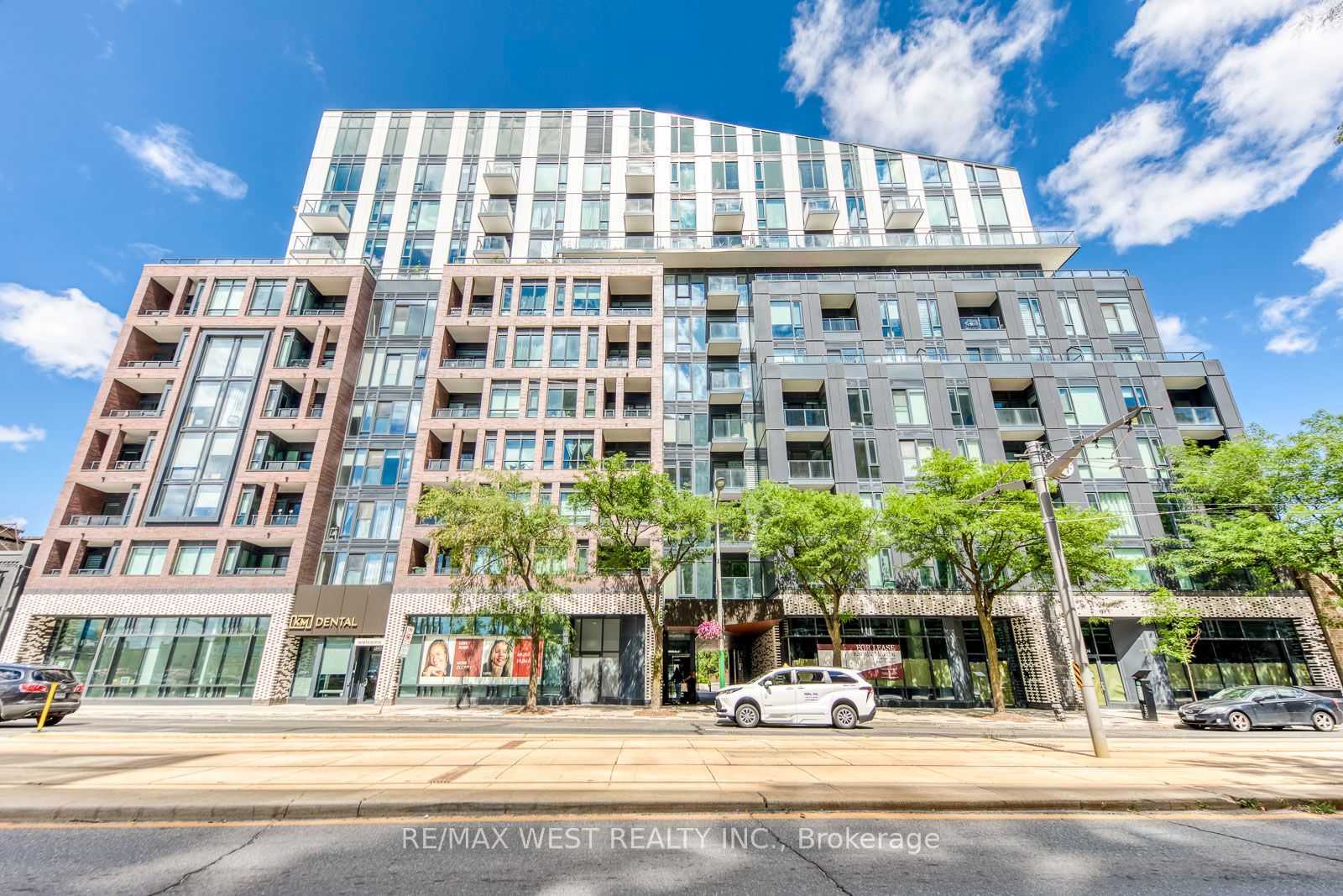 1808 St. Clair Avenue W 910 Property Photo 1