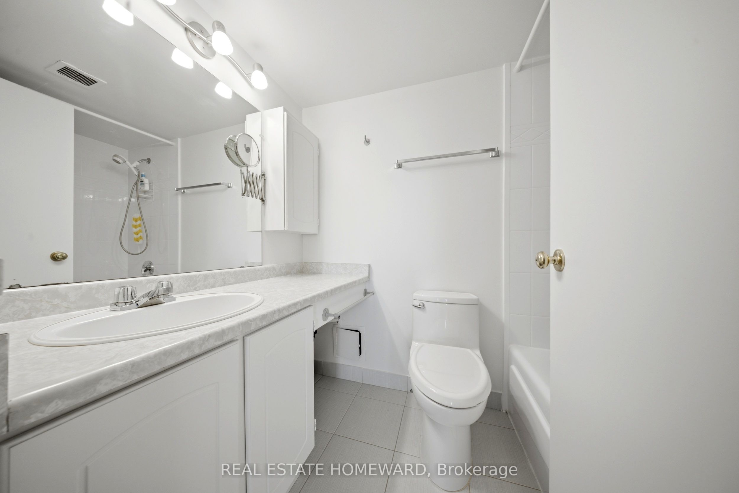 1515 Lakeshore Road E 1505 Property Photo 16
