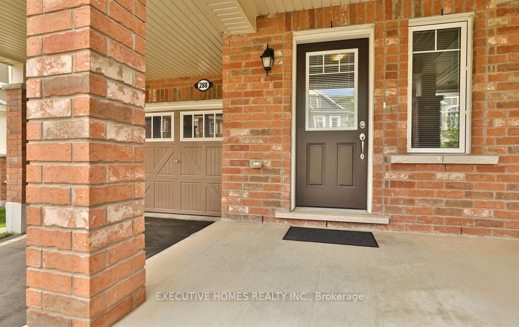 288 Reis Place Property Photo 3