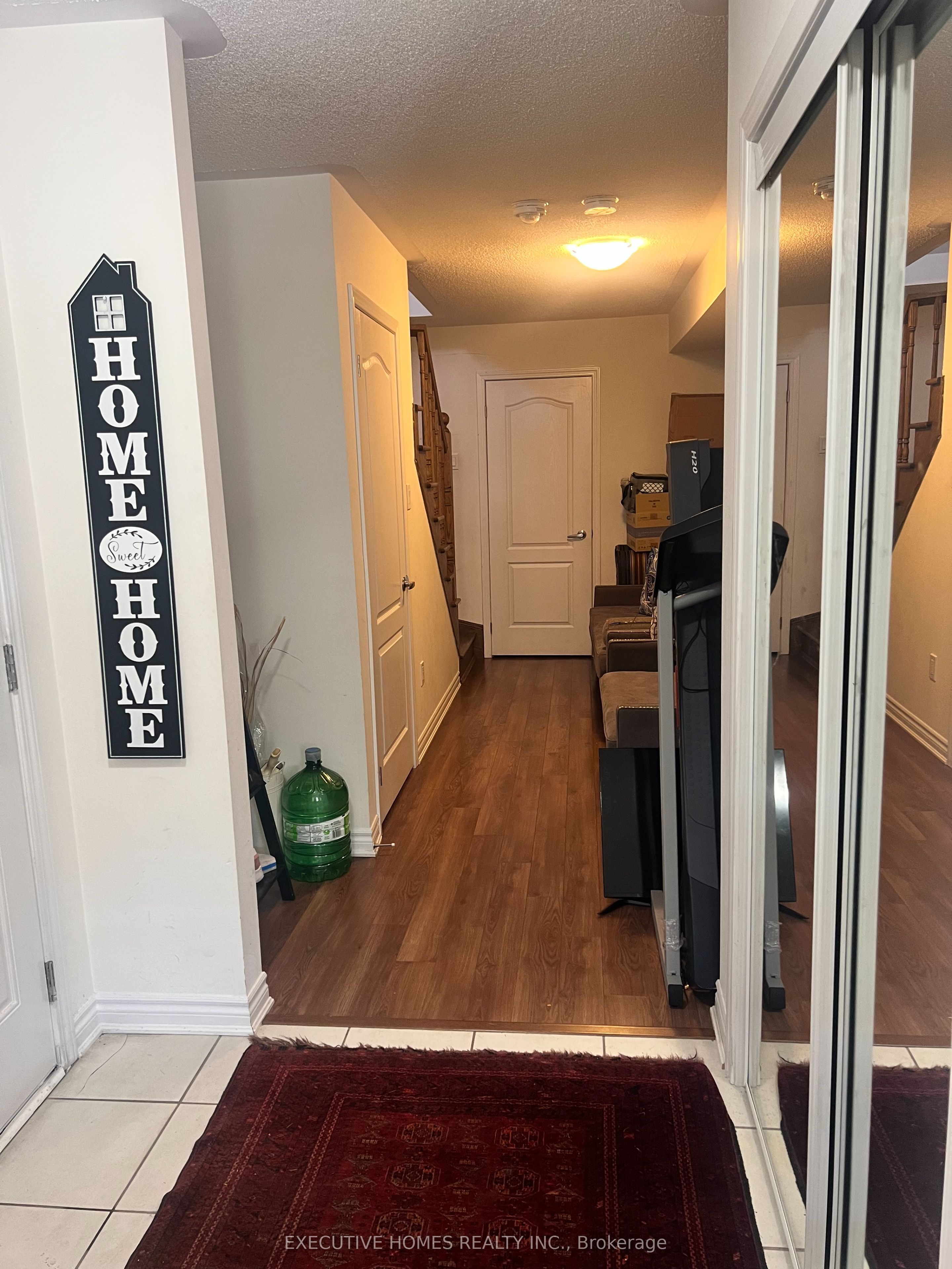 288 Reis Place Property Photo 4