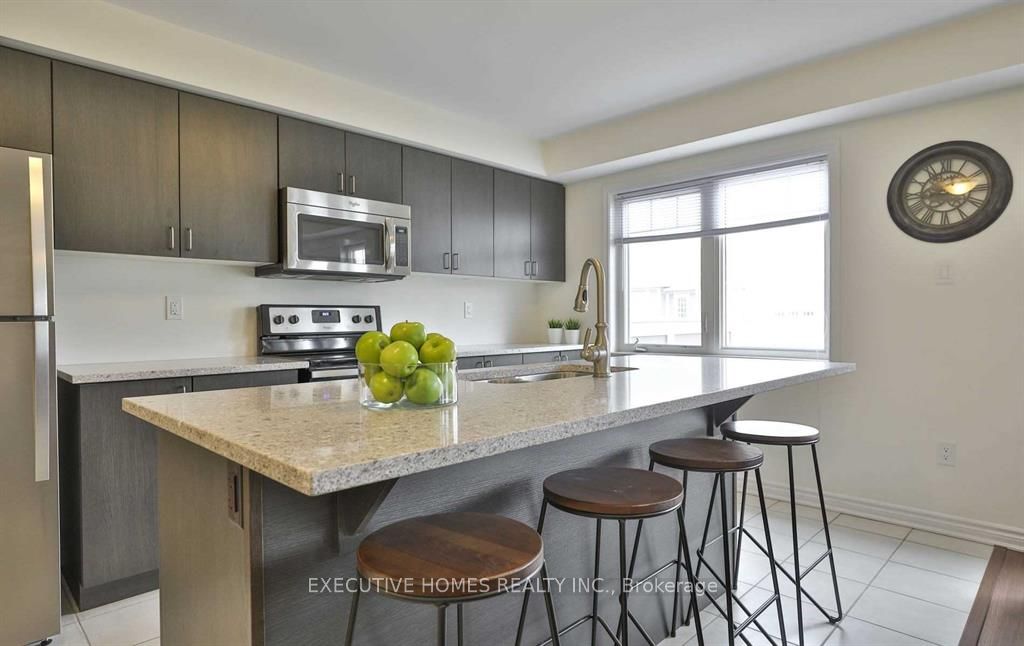 288 Reis Place Property Photo 7