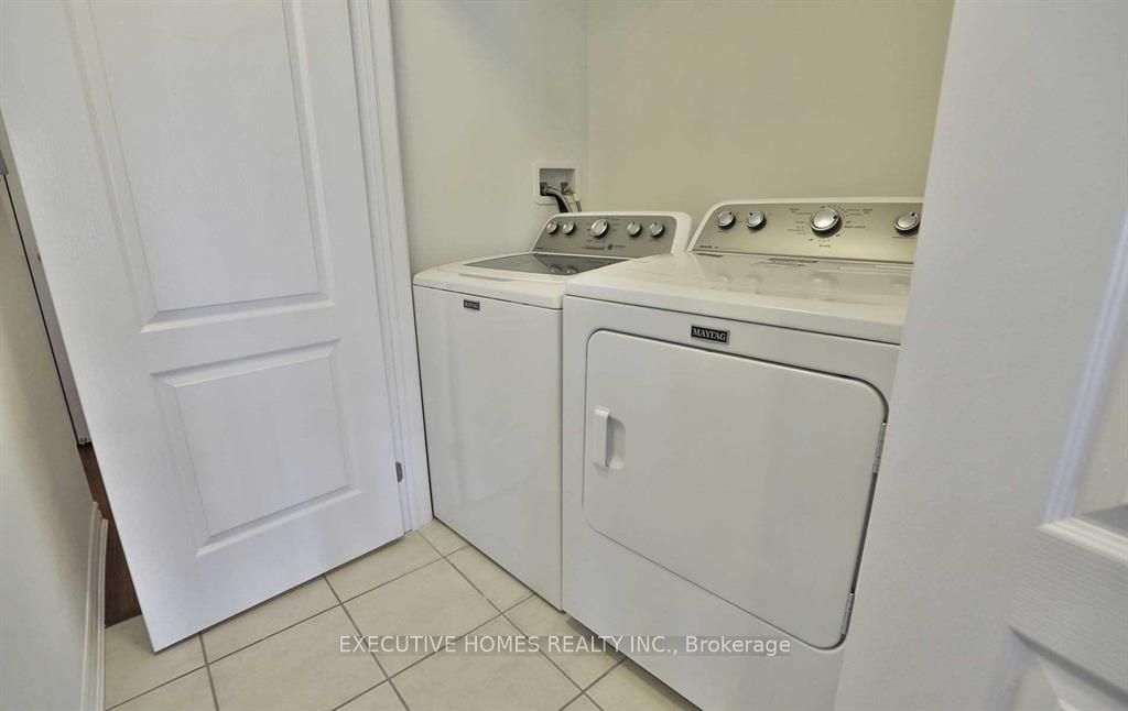 288 Reis Place Property Photo 8