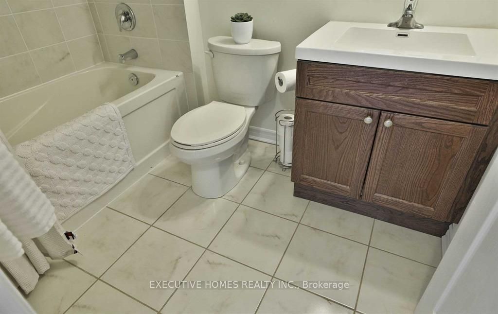 288 Reis Place Property Photo 10