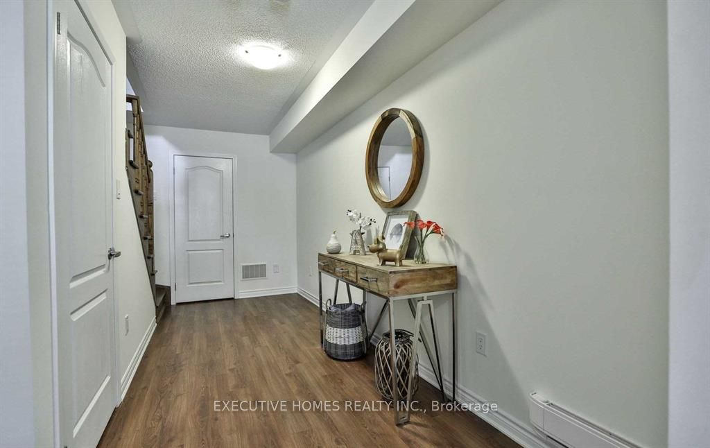 288 Reis Place Property Photo 12